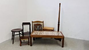 A SMALL GROUP OF OCCASIONAL FURNITURE TO INCLUDE NEST OF 3 PINE GRADUATED TABLES, OAK STANDARD LAMP,