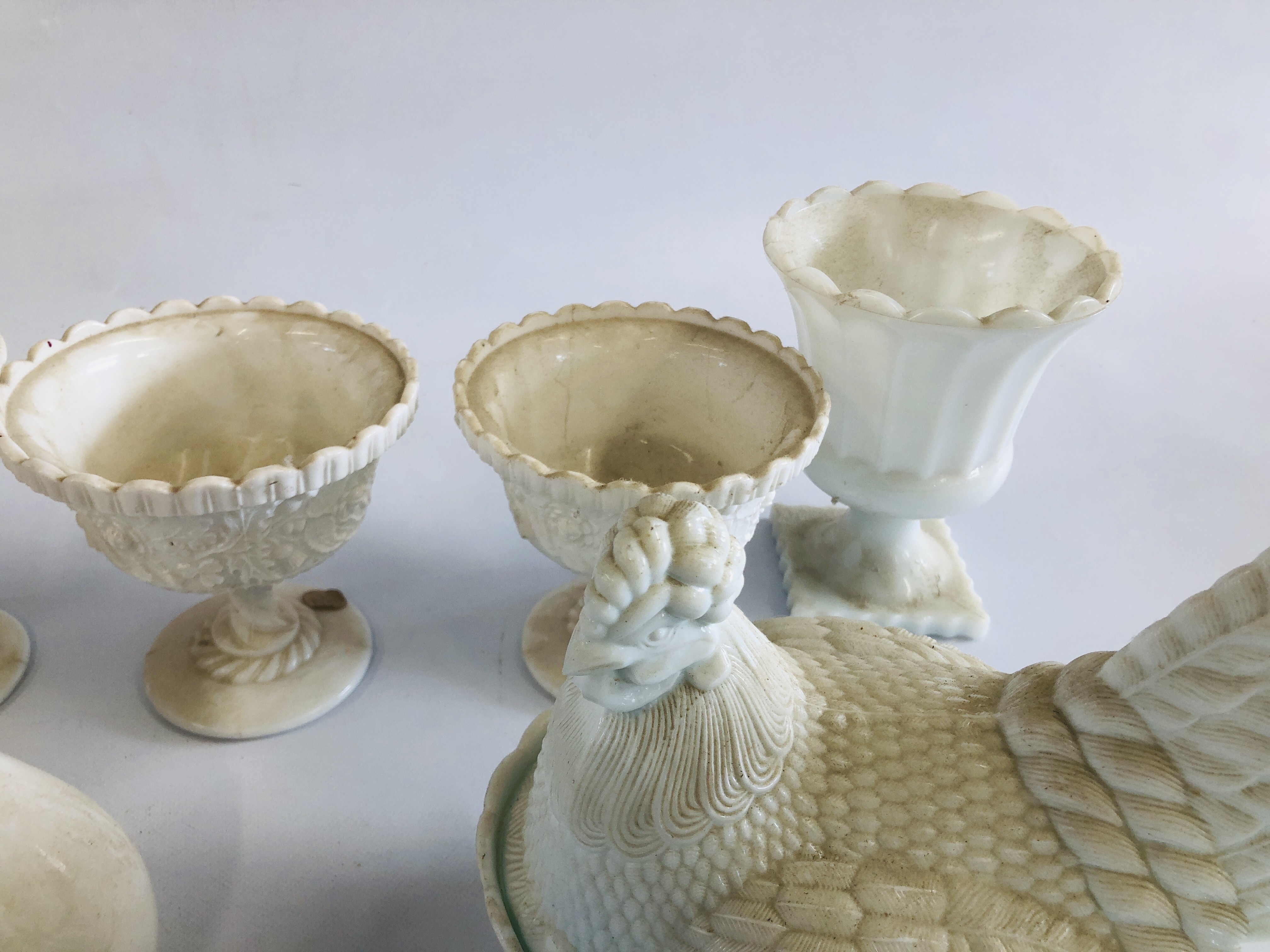 AN EXTENSIVE GROUP OF C19TH VASELINE GLASS AND RELATED PIECES. - Image 6 of 10