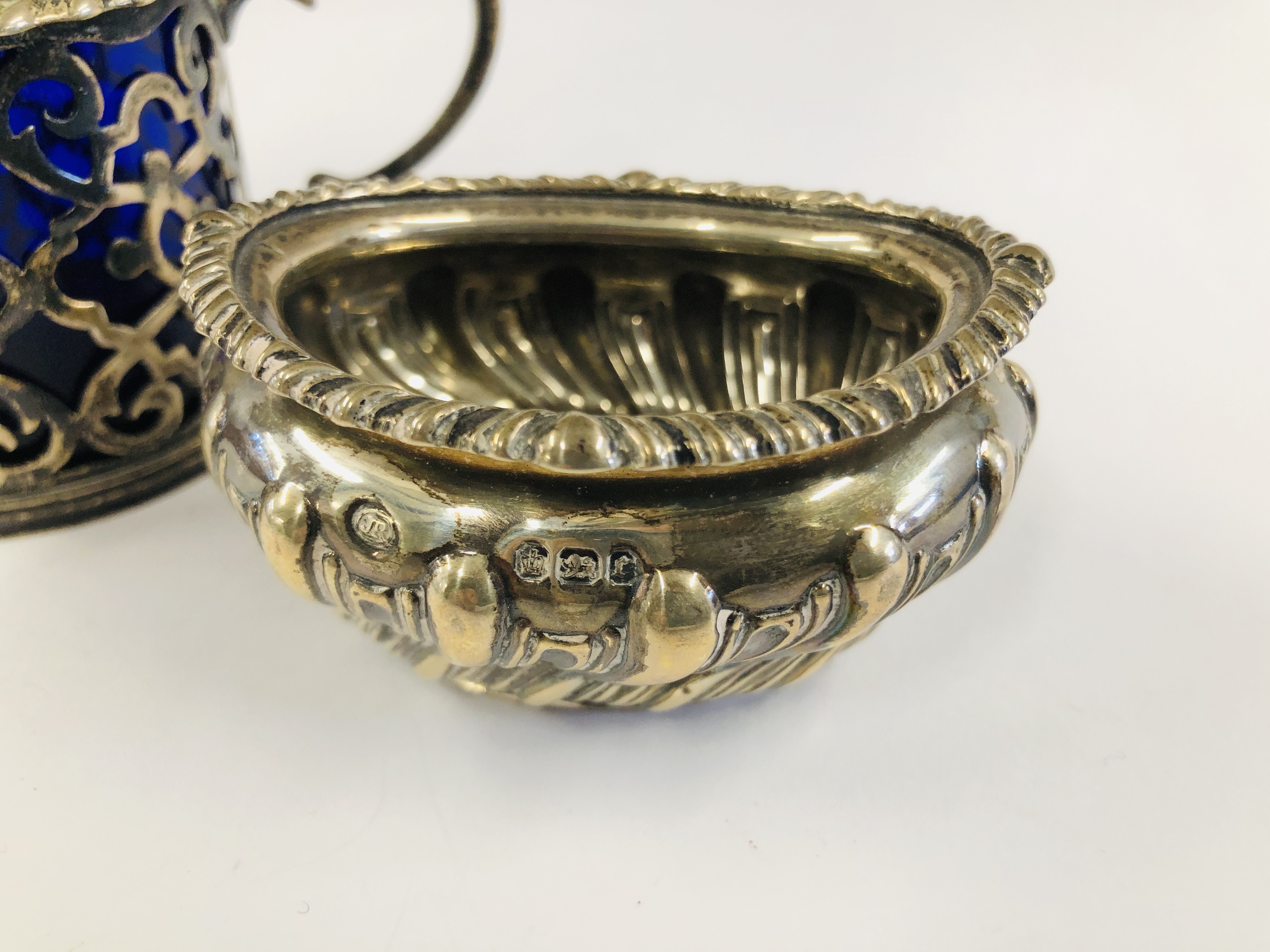 AN ANTIQUE SILVER MUSTARD, BLUE GLASS LINER, - Image 2 of 15