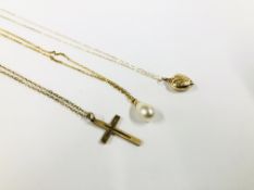 A 9CT GOLD FINE LINK NECKLACE WITH 9CT GOLD CROSS PENDANT,