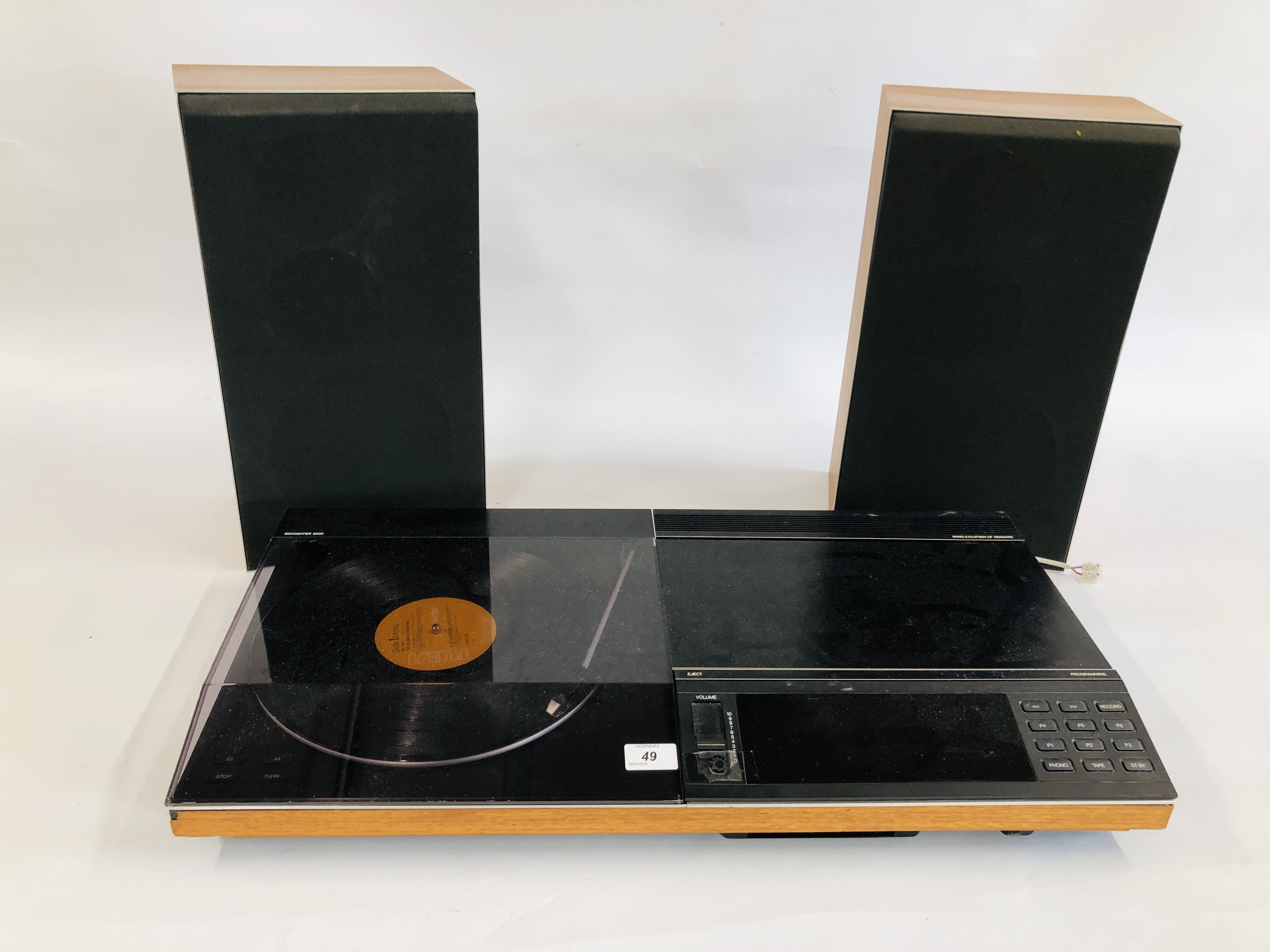 A BANG & OLUFSEN BEOCENTRE 5000 COMPLETE WITH A PAIR OF BEOVAX 545 SPEAKERS - SOLD AS SEEN.