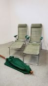 A PAIR OF ALUMINIUM FRAMED FOLDING SUN CHAIRS WITH MATCHING FOLDING FOOT RESTS AND GARDEN PARASOL.