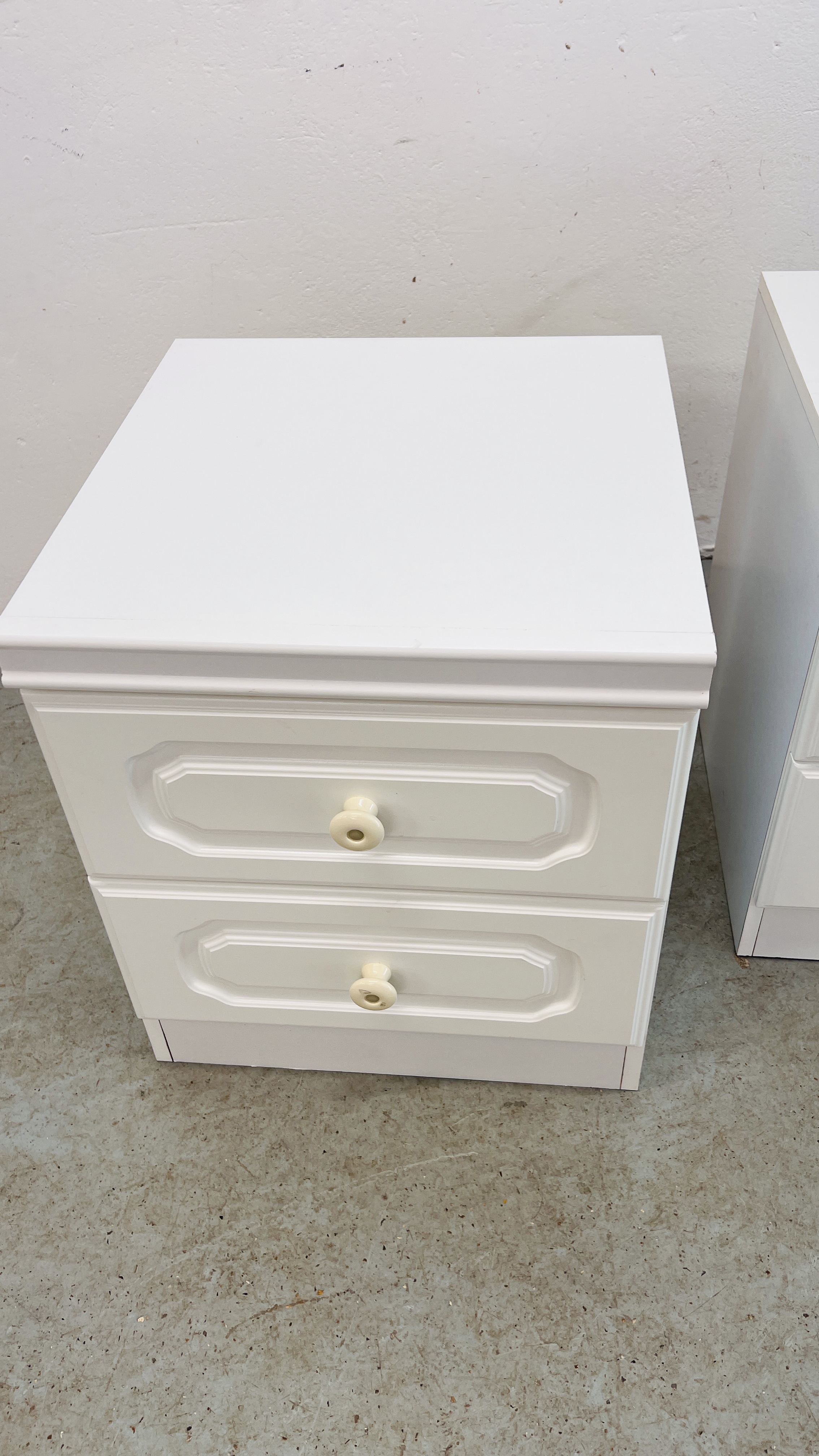 A PAIR OF WHITE FINISH 2 DRAWER BEDSIDE CABINETS. - Image 2 of 5