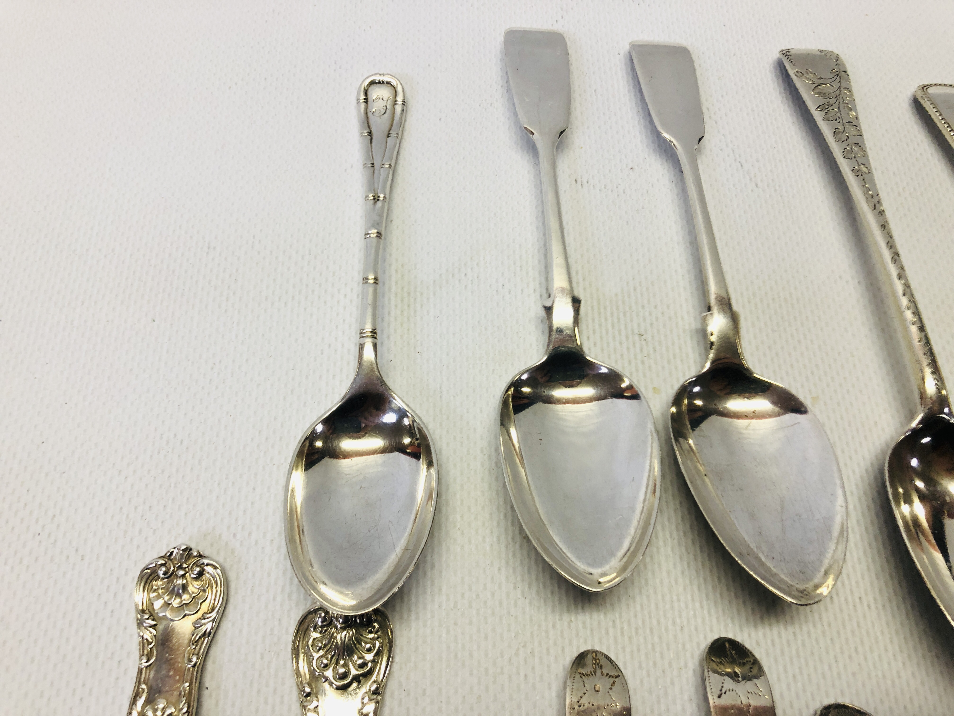 12 VARIOUS SILVER TEASPOONS, MAINLY GEORGIAN, SOME PAIRS, DIFFERENT DATES, - Image 4 of 9