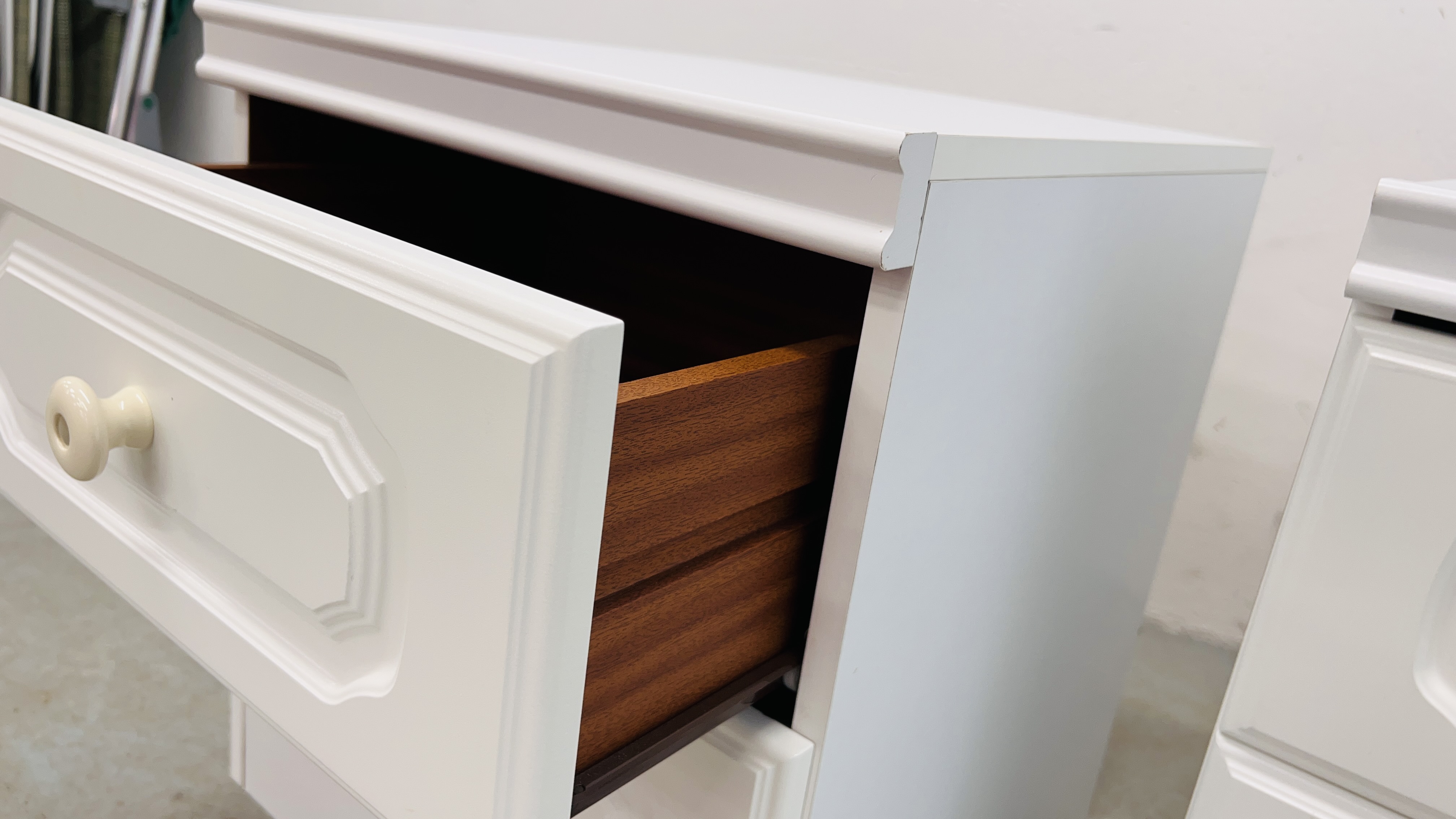 A PAIR OF WHITE FINISH 2 DRAWER BEDSIDE CABINETS. - Image 5 of 5