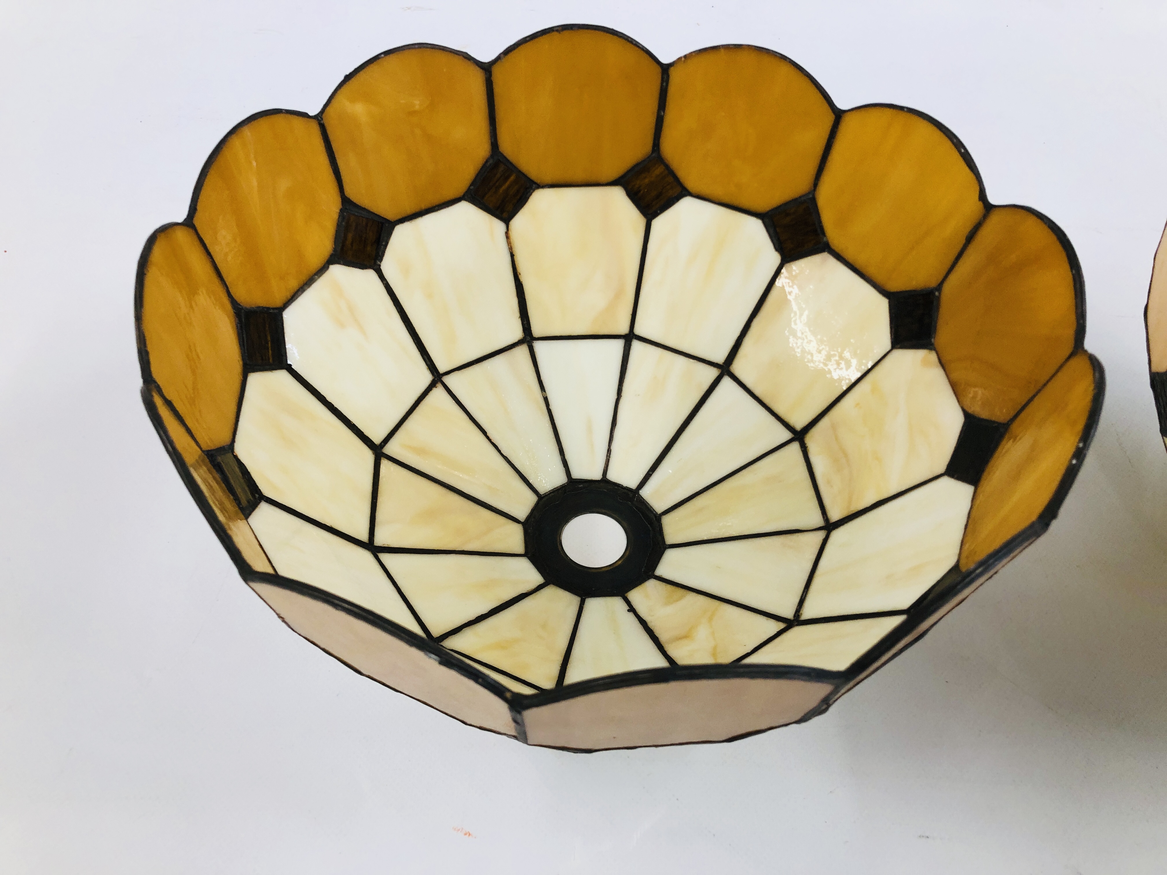 A PAIR OF TIFFANY STYLE LAMP SHADES. - Image 5 of 6