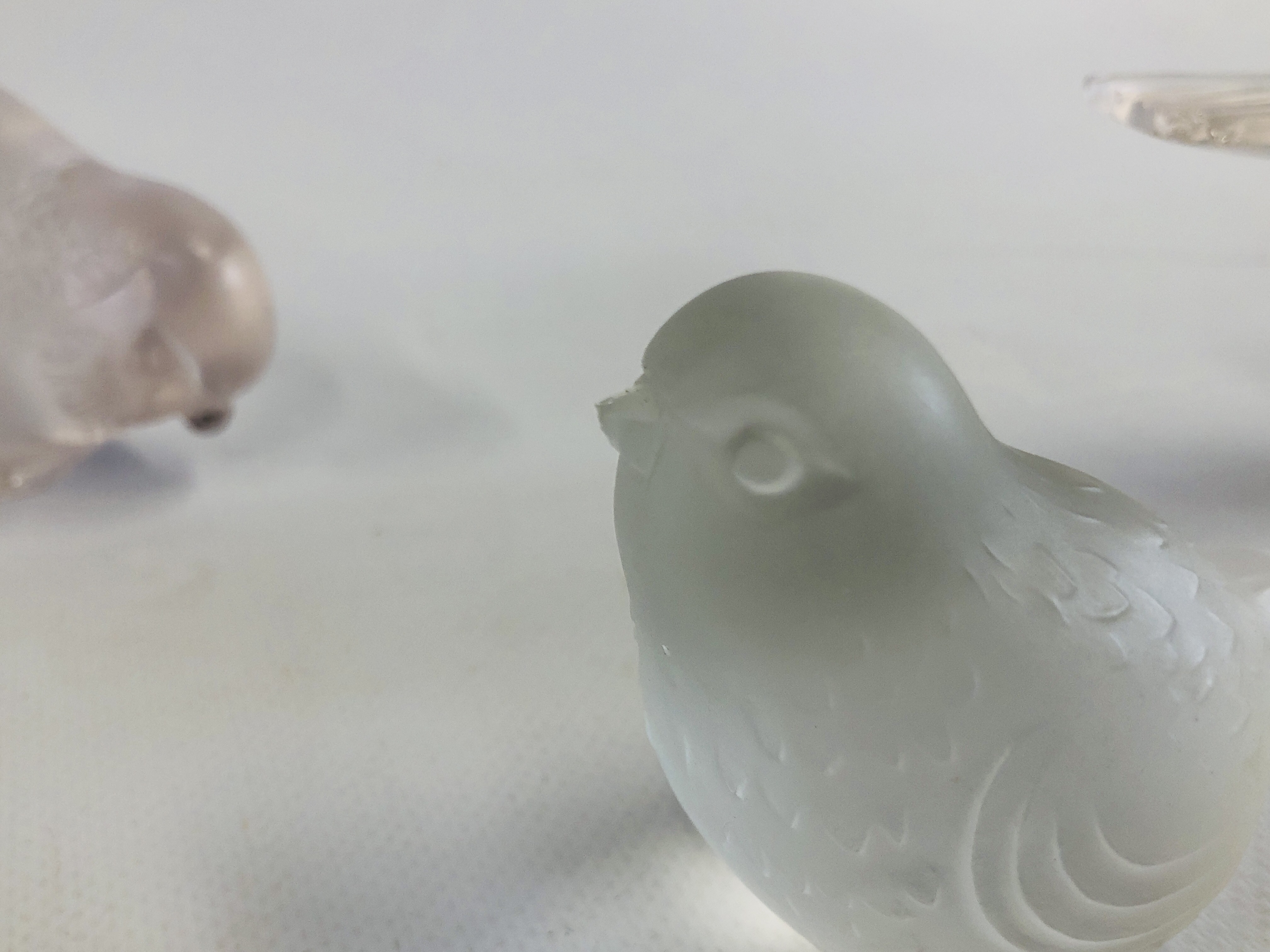 A COLLECTION OF 4 LALIQUE BIRDS A/F ALONG WITH 1 FURTHER FRENCH GLASS BIRD A/F. - Image 13 of 20