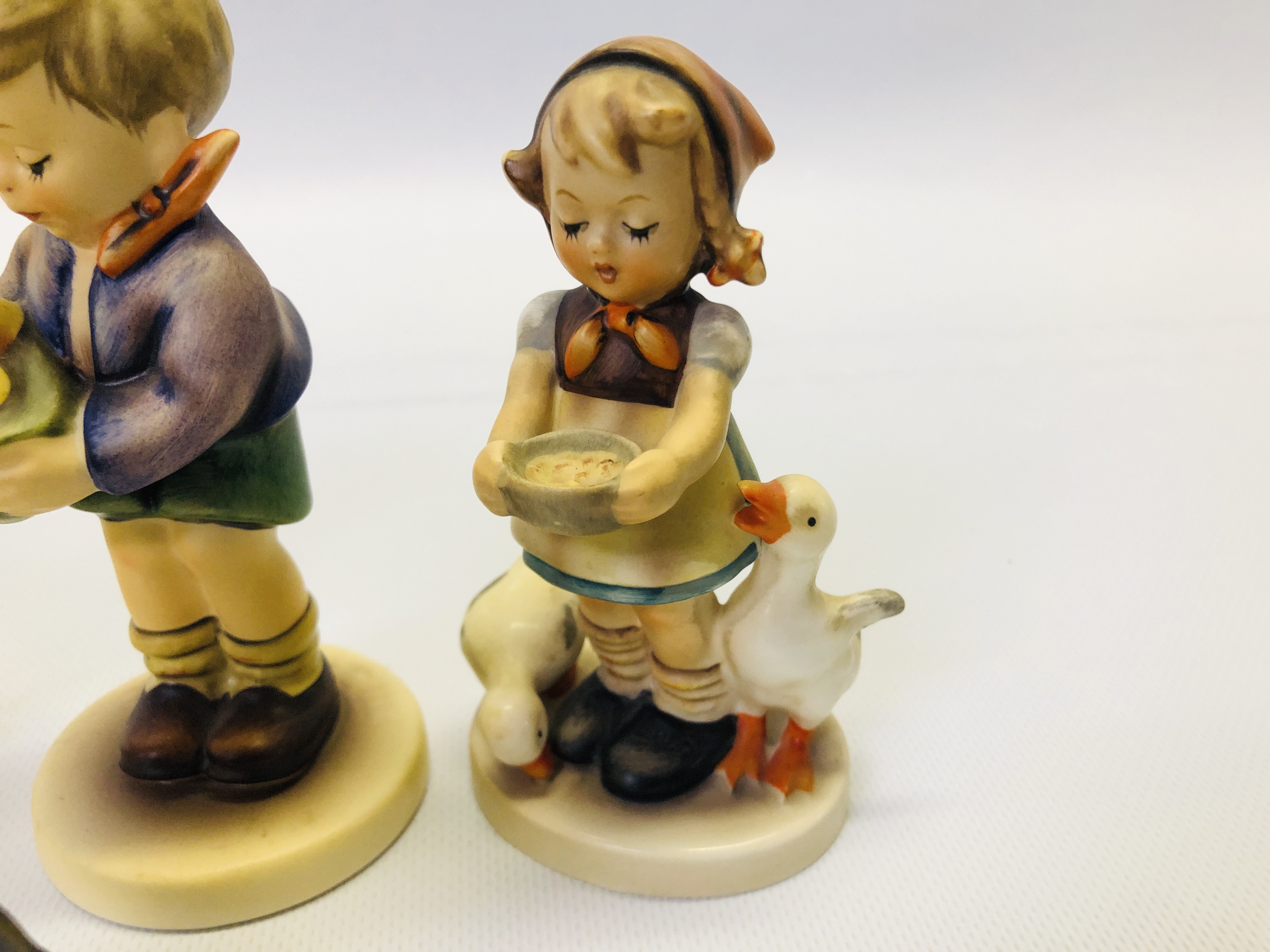 A GROUP OF 6 ASSORTED "GOEBEL" CABINET ORNAMENTS TO INCLUDE "MEDITATION" AND SIGNED LIMITED / - Image 4 of 9
