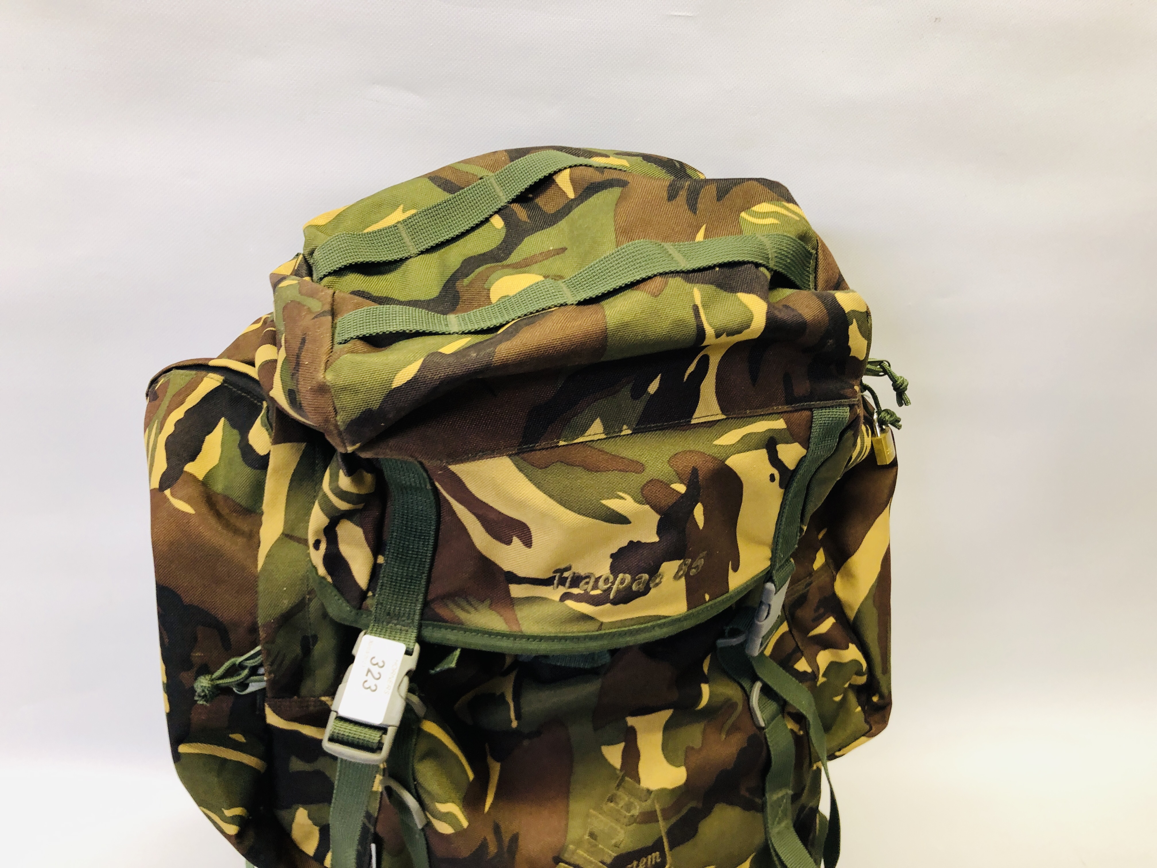 AIR JET SYSTEM TRACPAC 85 CAMO RUCKSACK & CONTENTS. - Image 3 of 10