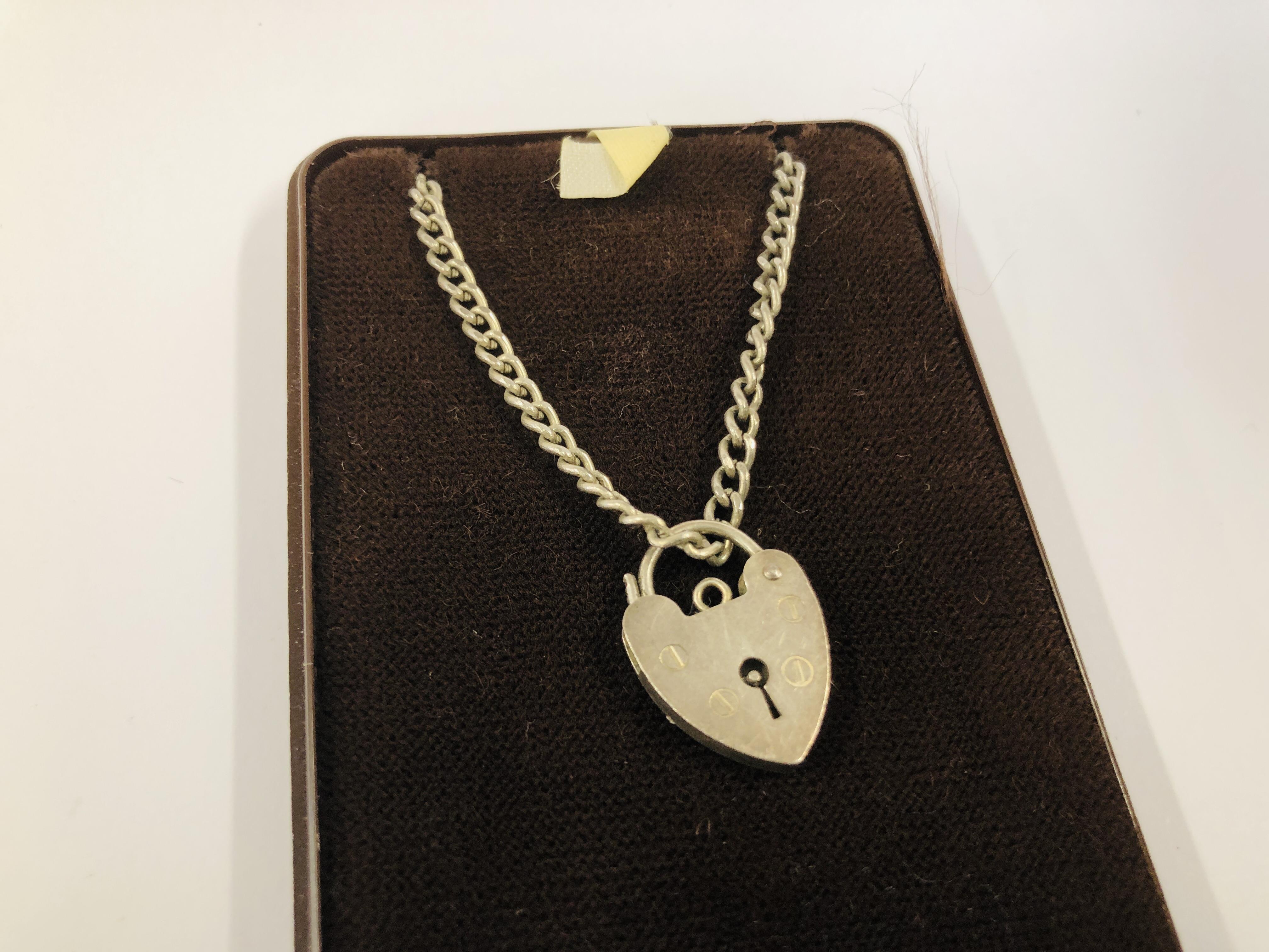 YELLOW METAL SINGLE STONE PENDANT AND NECKLACE, 9CT GOLD HEART PENDANT ON A SILVER CHAIN, - Image 6 of 10