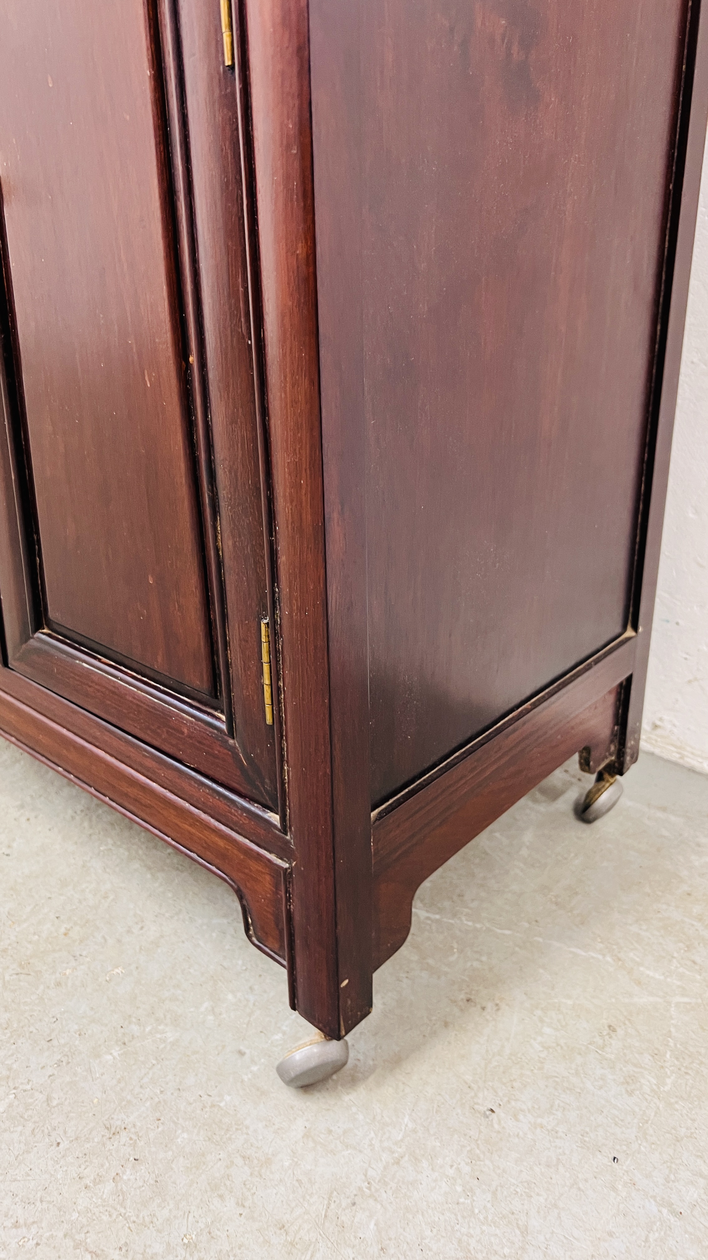 A CHINESE HARDWOOD ALTAR CABINET WITH SINGLE DRAWER AND BRASS HANDLES, W 76CM, D 36CM, H 80CM. - Image 6 of 8