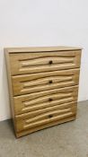 A MODERN LIGHT OAK FINISH FOUR DRAWER BEDROOM CHEST - W 77CM. D 41CM. H 93CM.