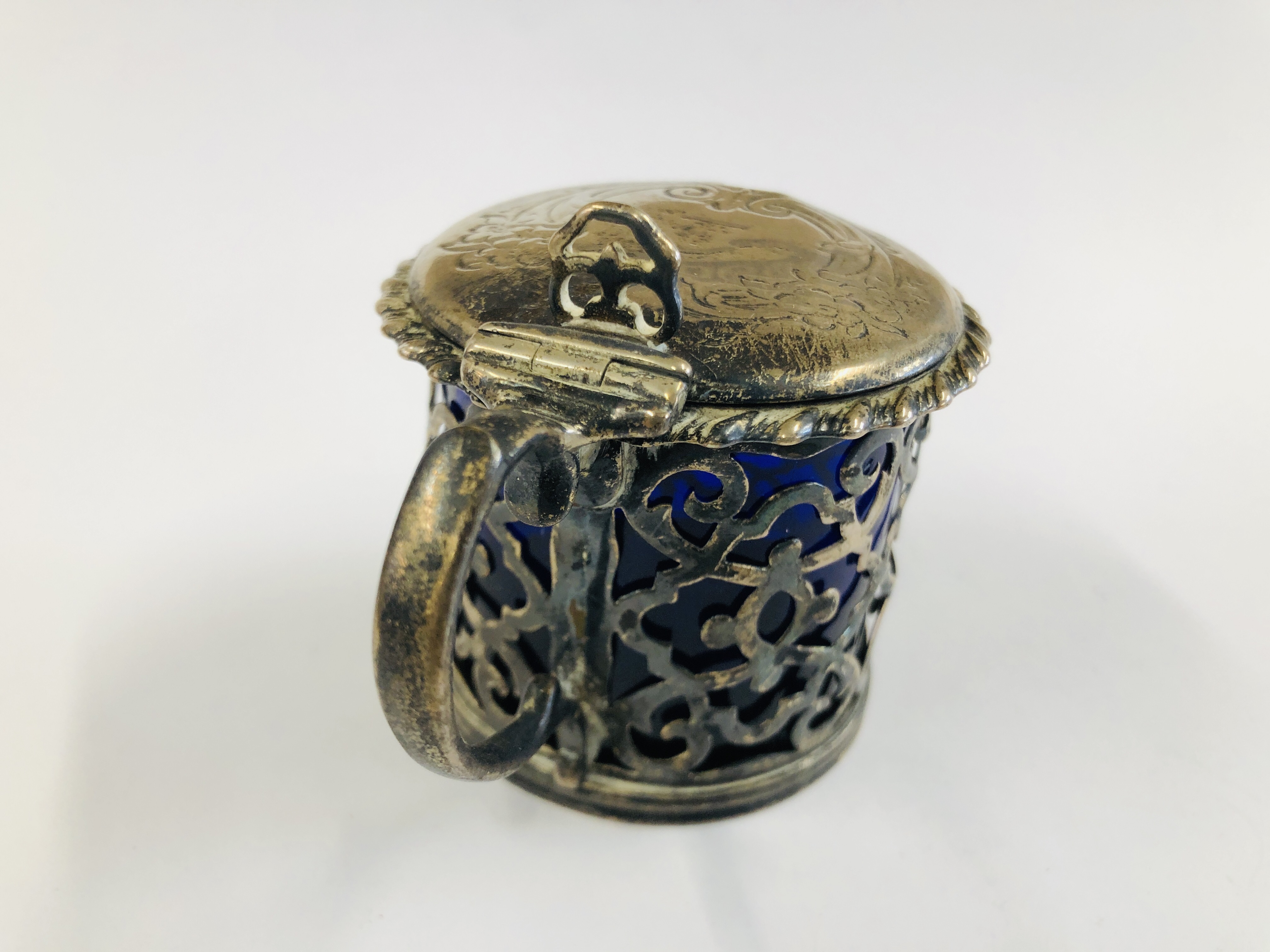 AN ANTIQUE SILVER MUSTARD, BLUE GLASS LINER, - Image 13 of 15