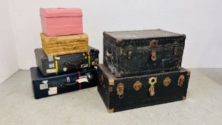 A GROUP OF VINTAGE TRAVEL BAGS AND TRUNKS (5)