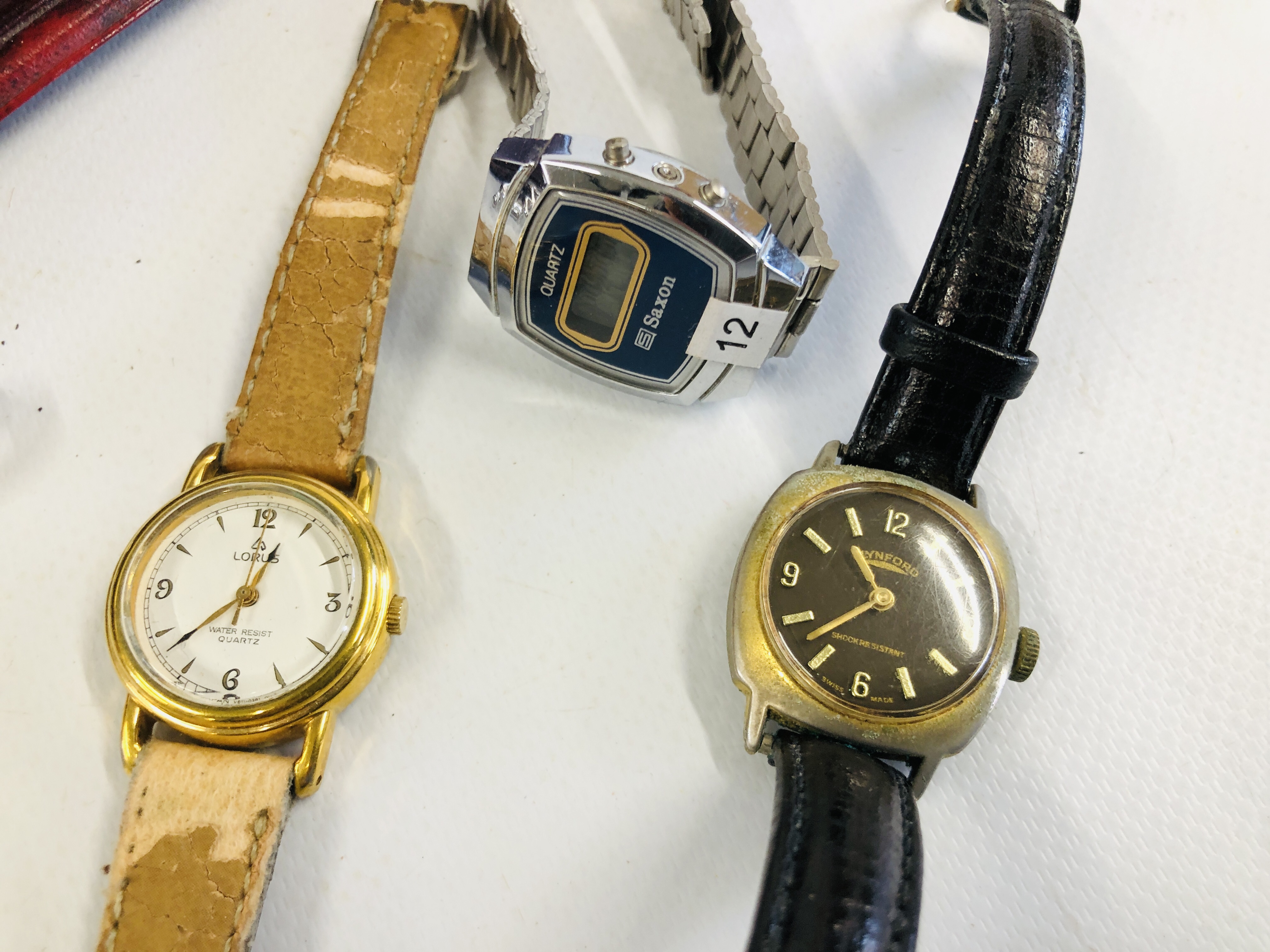 AN EXTENSIVE COLLECTION OF VINTAGE AND COSTUME JEWELLERY WATCHES TO INCLUDE LORUS, GLYNFORD, - Image 5 of 8