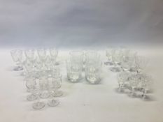 A COLLECTION OF GOOD QUALITY CUT GLASS CRYSTAL DRINKING GLASSES TO INCLUDE EXAMPLES BY RICHARDSON