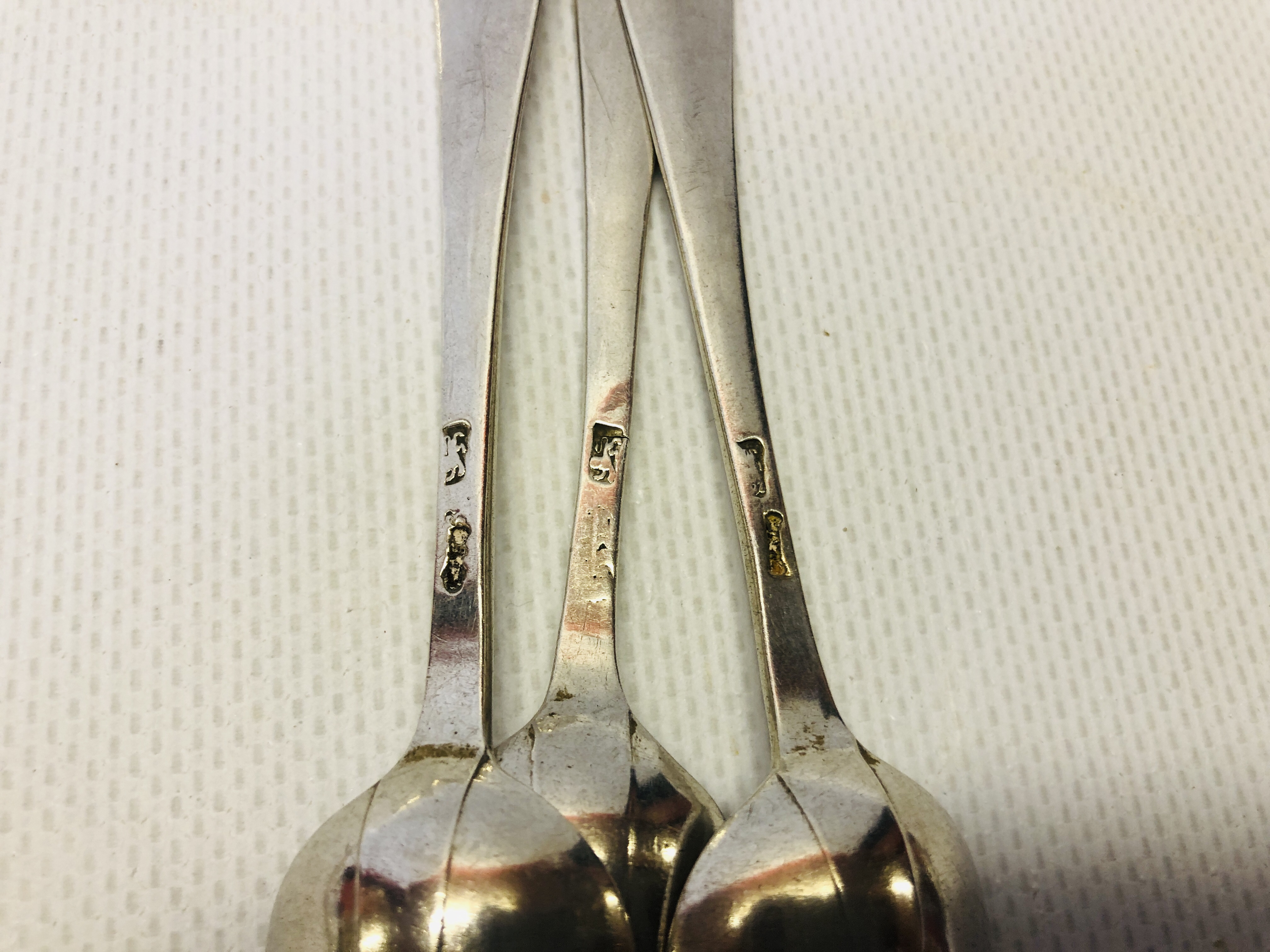 12 VARIOUS SILVER TEASPOONS, MAINLY GEORGIAN, SOME PAIRS, DIFFERENT DATES, - Image 7 of 9