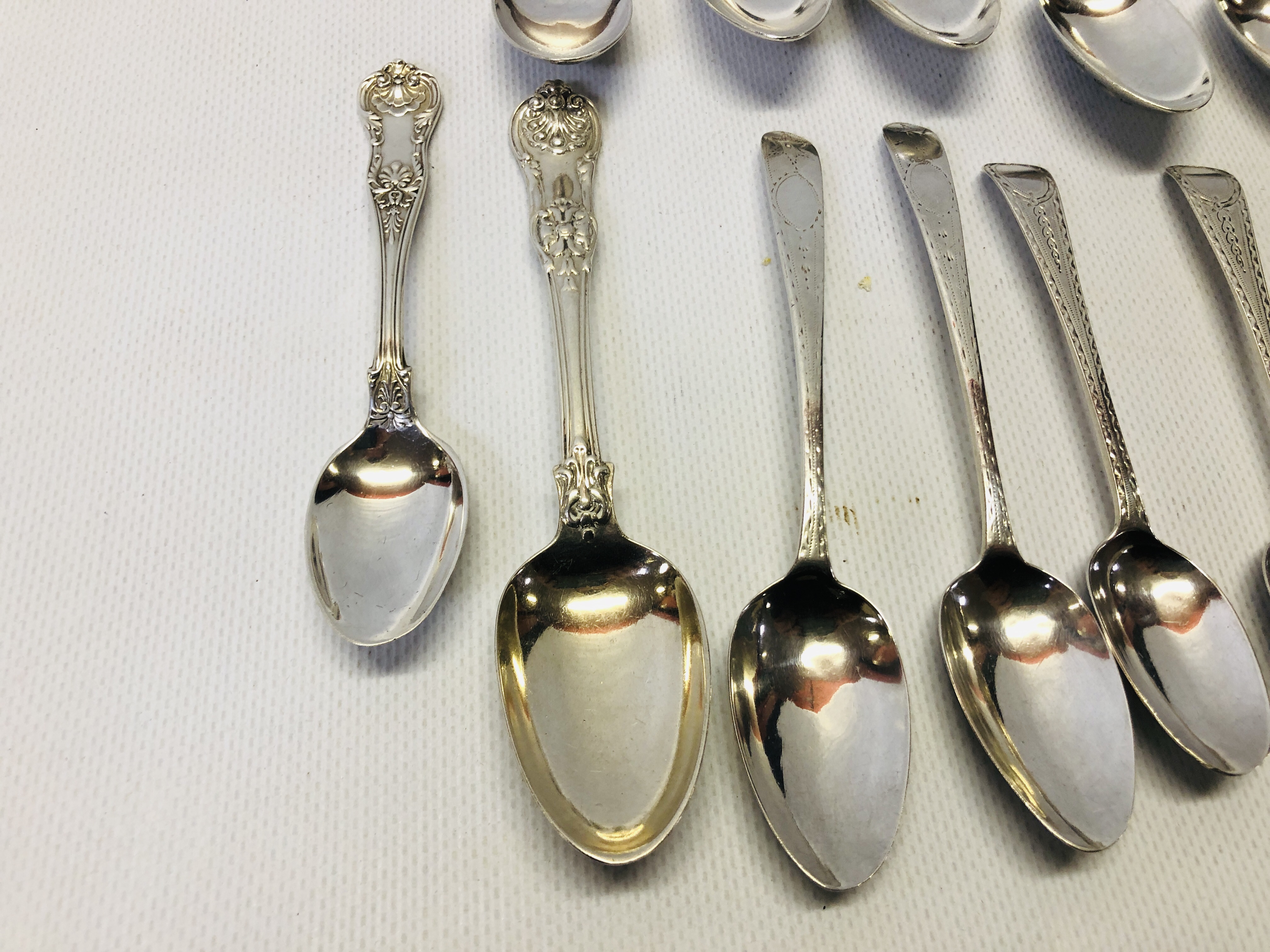 12 VARIOUS SILVER TEASPOONS, MAINLY GEORGIAN, SOME PAIRS, DIFFERENT DATES, - Image 3 of 9