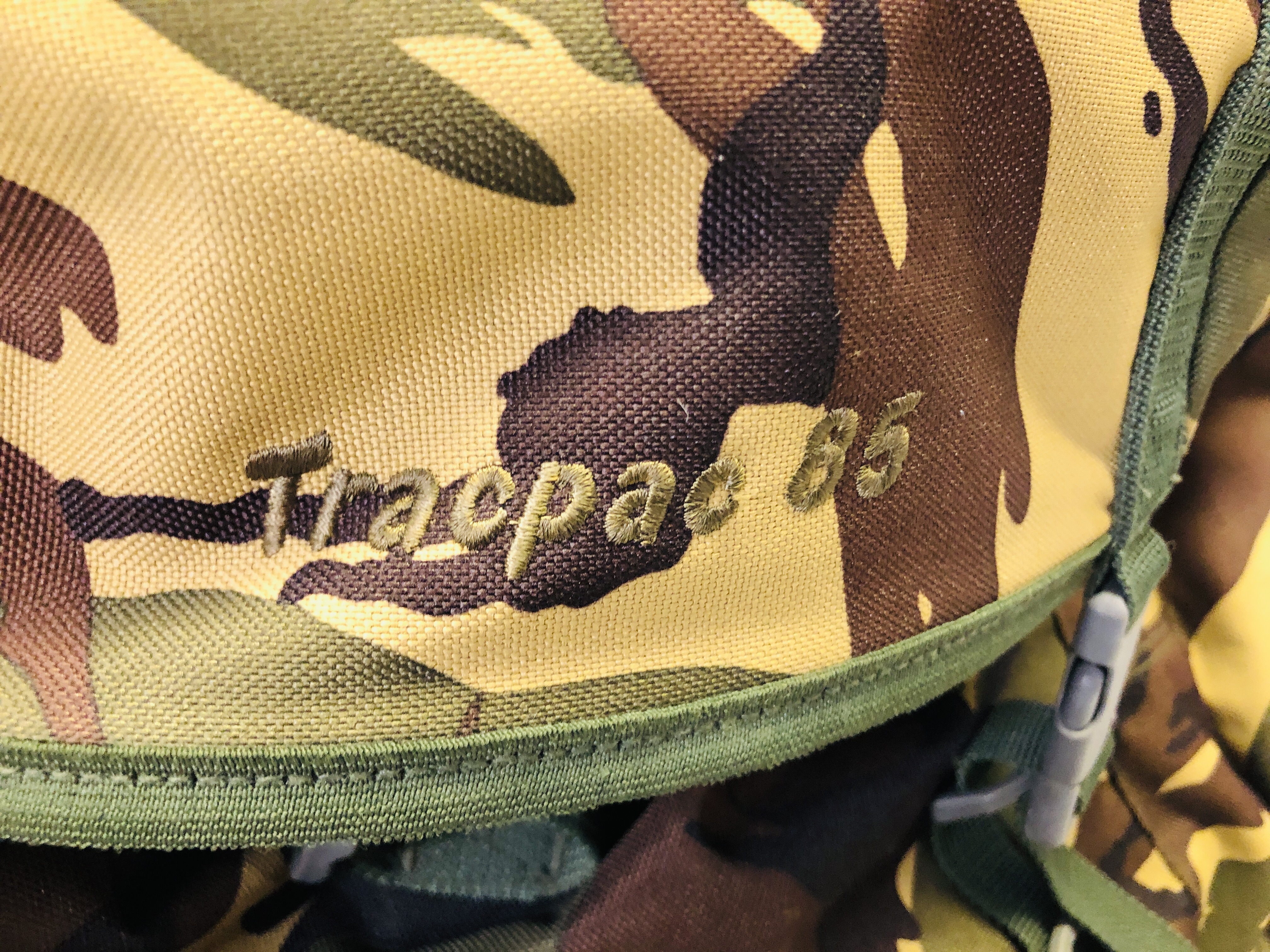 AIR JET SYSTEM TRACPAC 85 CAMO RUCKSACK & CONTENTS. - Image 2 of 10