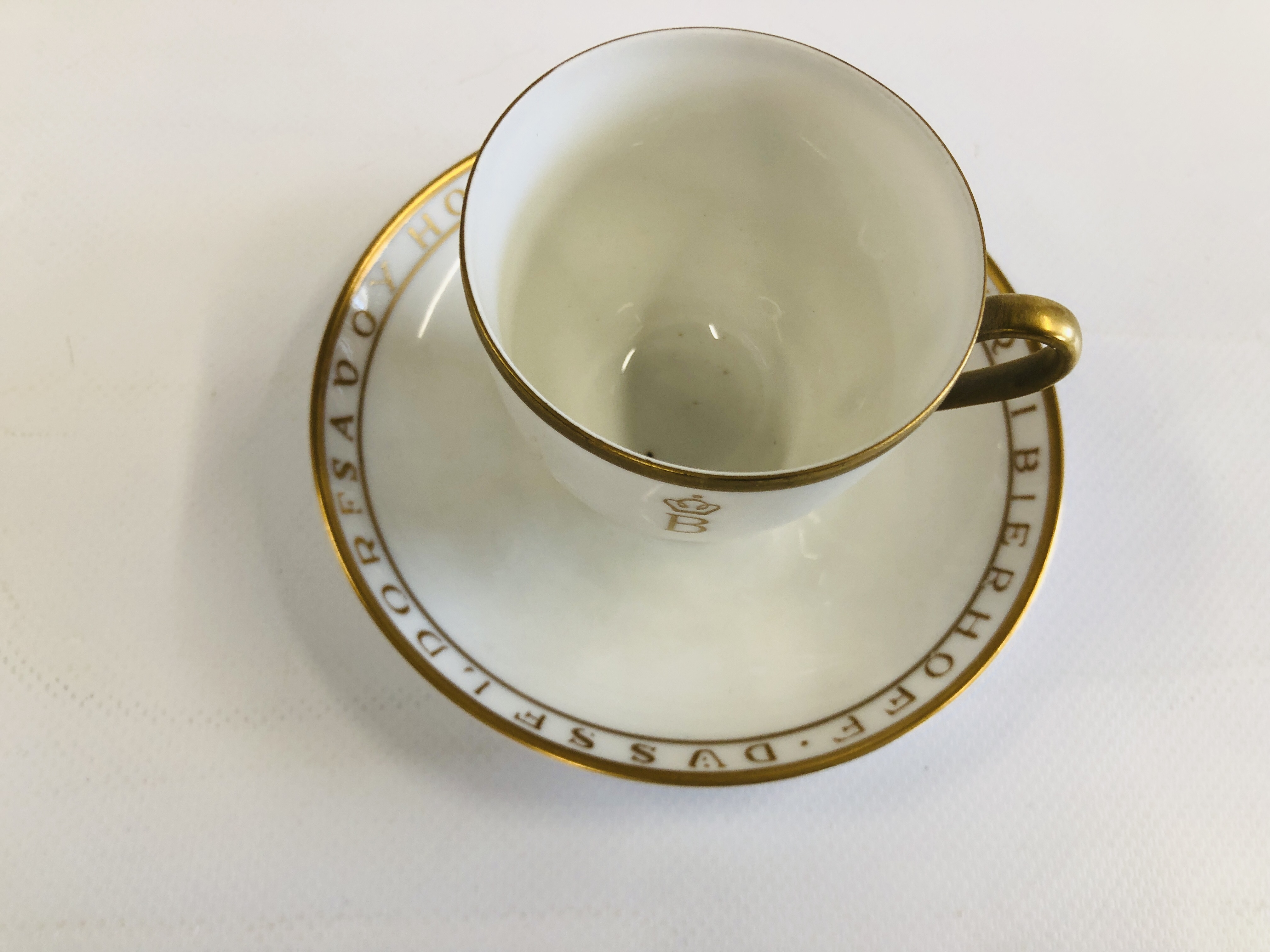 A NANKING CARGO ORIENTAL BLUE & WHITE TEA BOWL AND SAUCER (CHRISTIES 5066) ALONG WITH A LASKILL, - Image 7 of 8