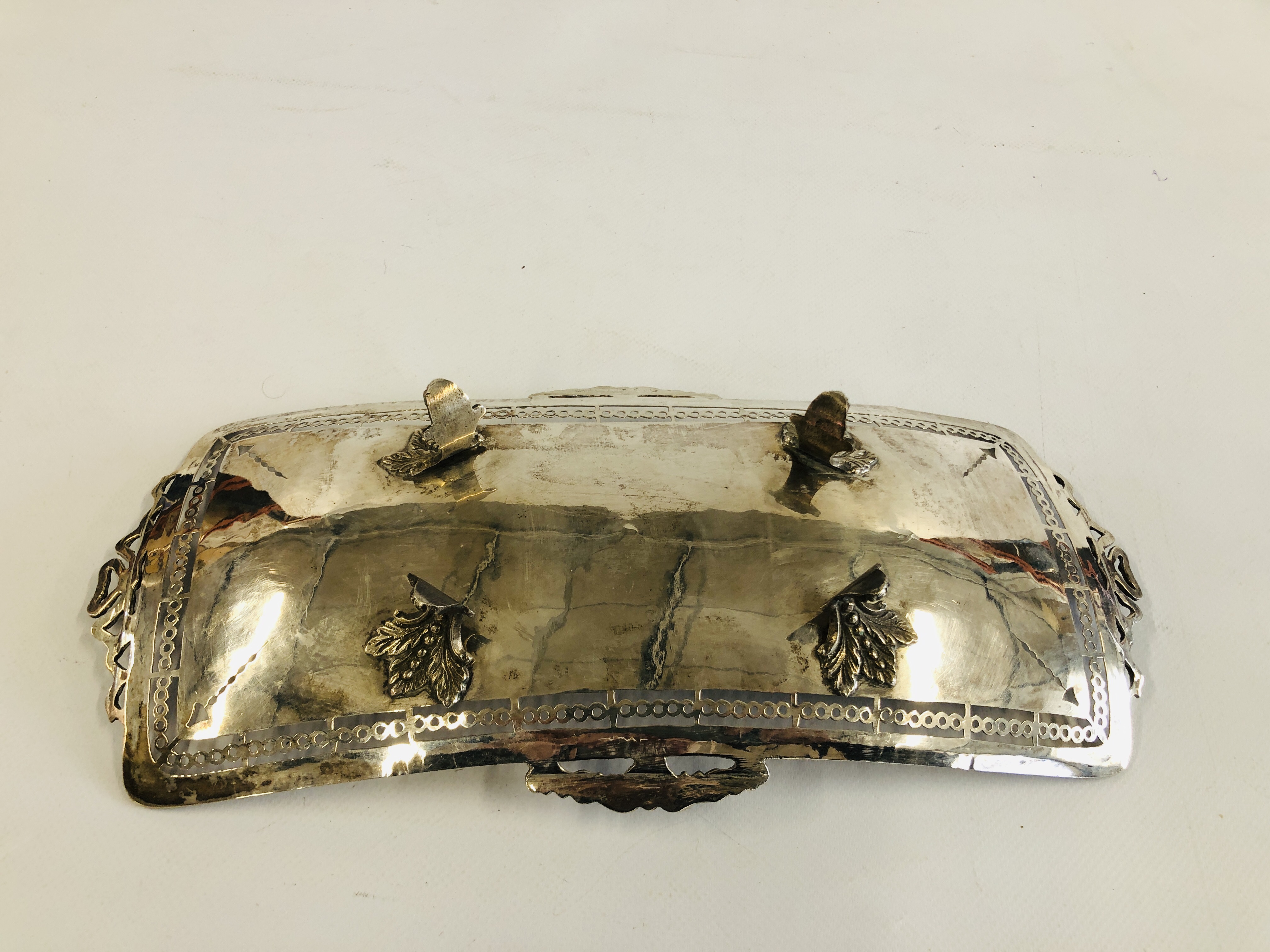 AN ELABORATE SILVER RECTANGULAR DISH, OPEN WORK DETAIL ON FOUR SPLAYED FEET, STAMPED 800, L 33CM, - Image 11 of 12