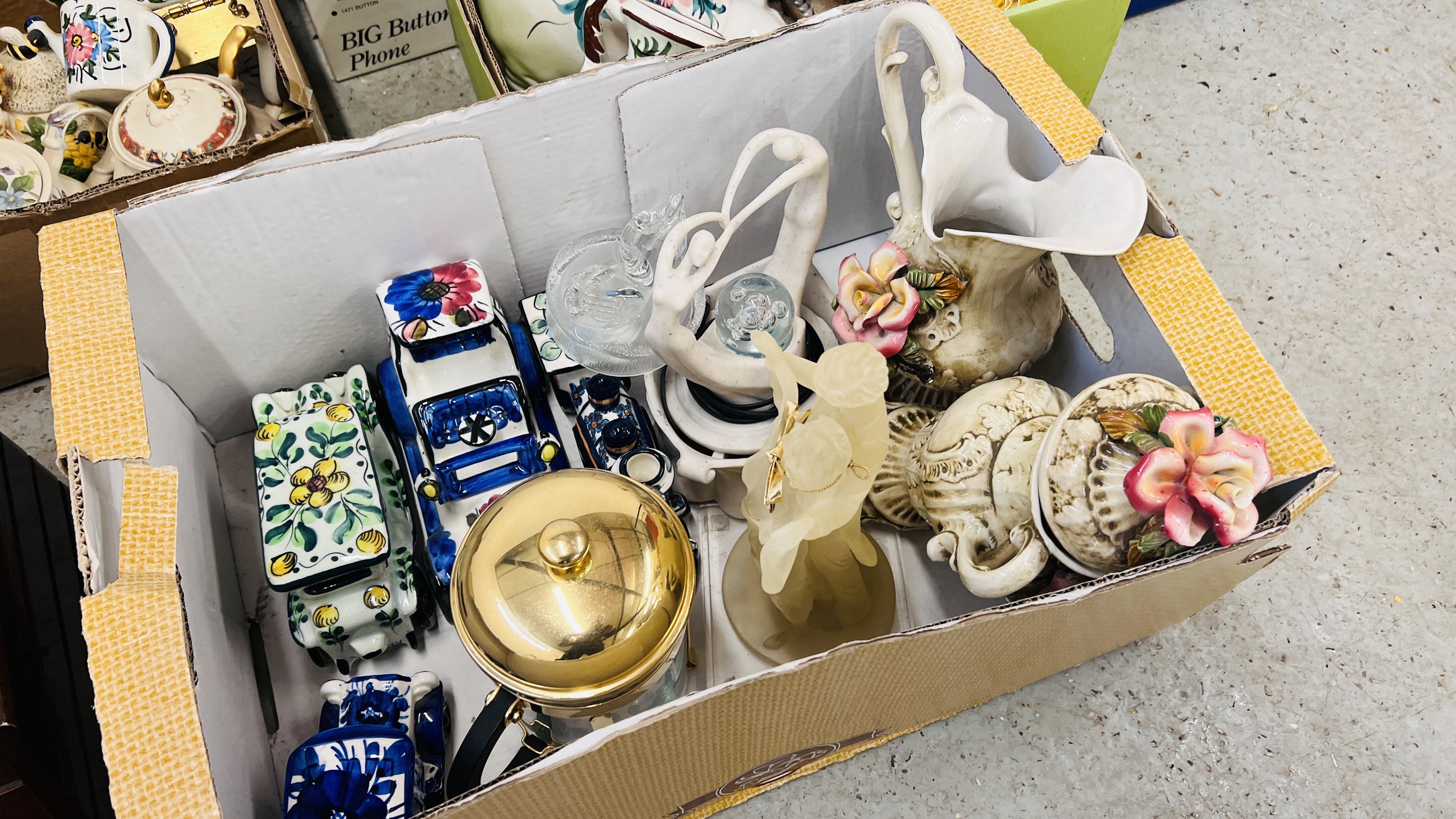 16 X BOXES OF ASSORTED HOUSEHOLD SUNDRIES TO INCLUDE GLASS & CHINA, KITCHENALIA, CAPO DE MONTE, - Image 6 of 19