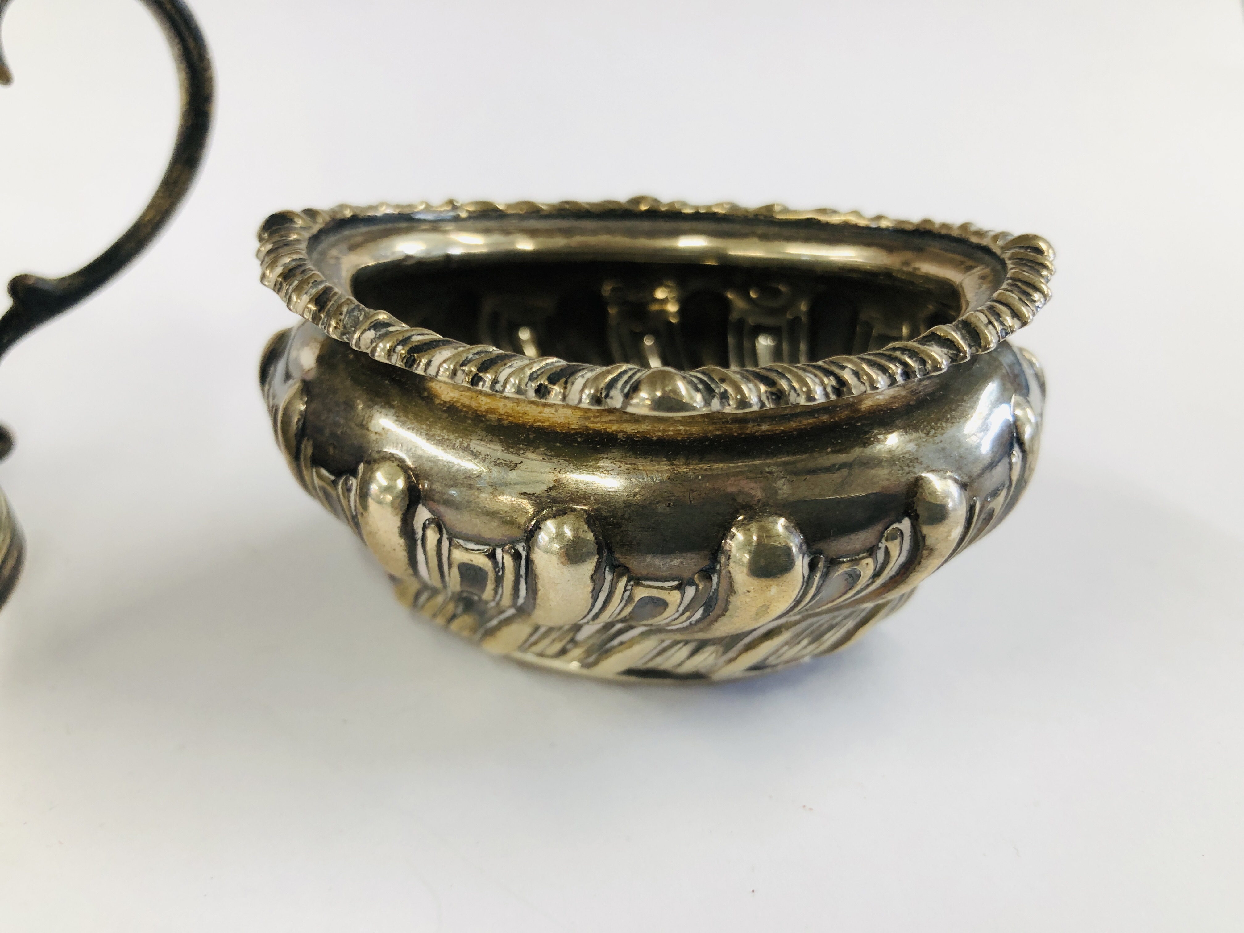 AN ANTIQUE SILVER MUSTARD, BLUE GLASS LINER, - Image 5 of 15