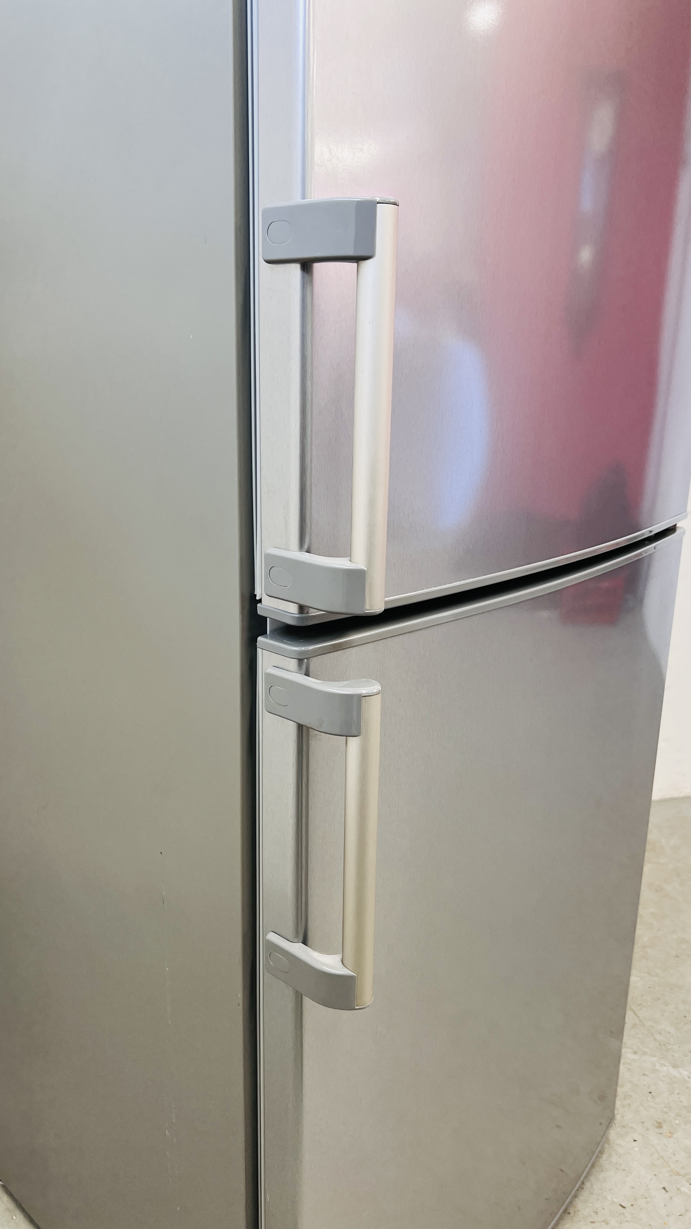 WHIRLPOOL 6th SENSE A++ CLASS NO FROST FRIDGE FREEZER - SOLD AS SEEN. - Image 6 of 10