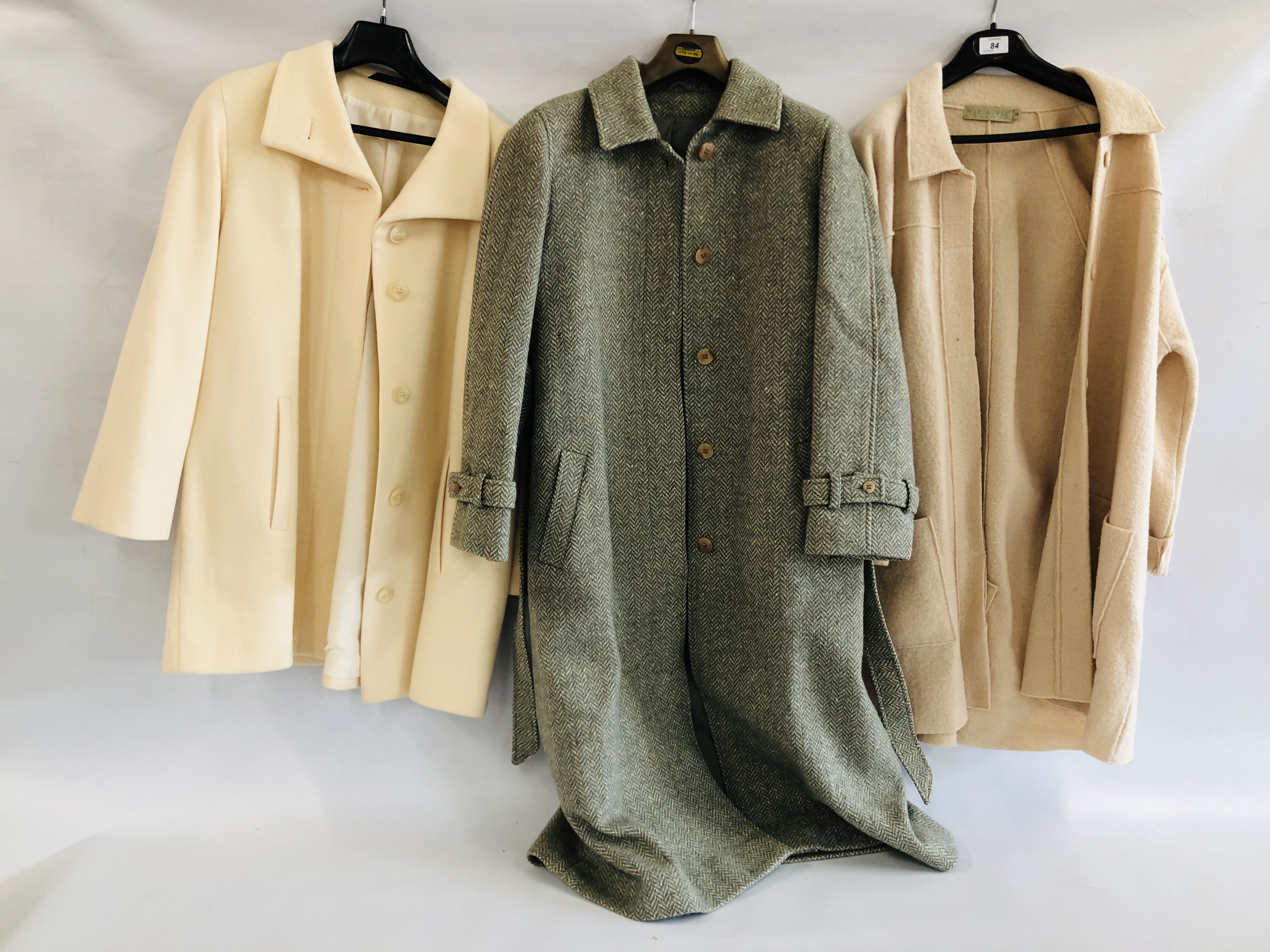 A GROUP OF THREE LADIES WOOL COATS / JACKETS.