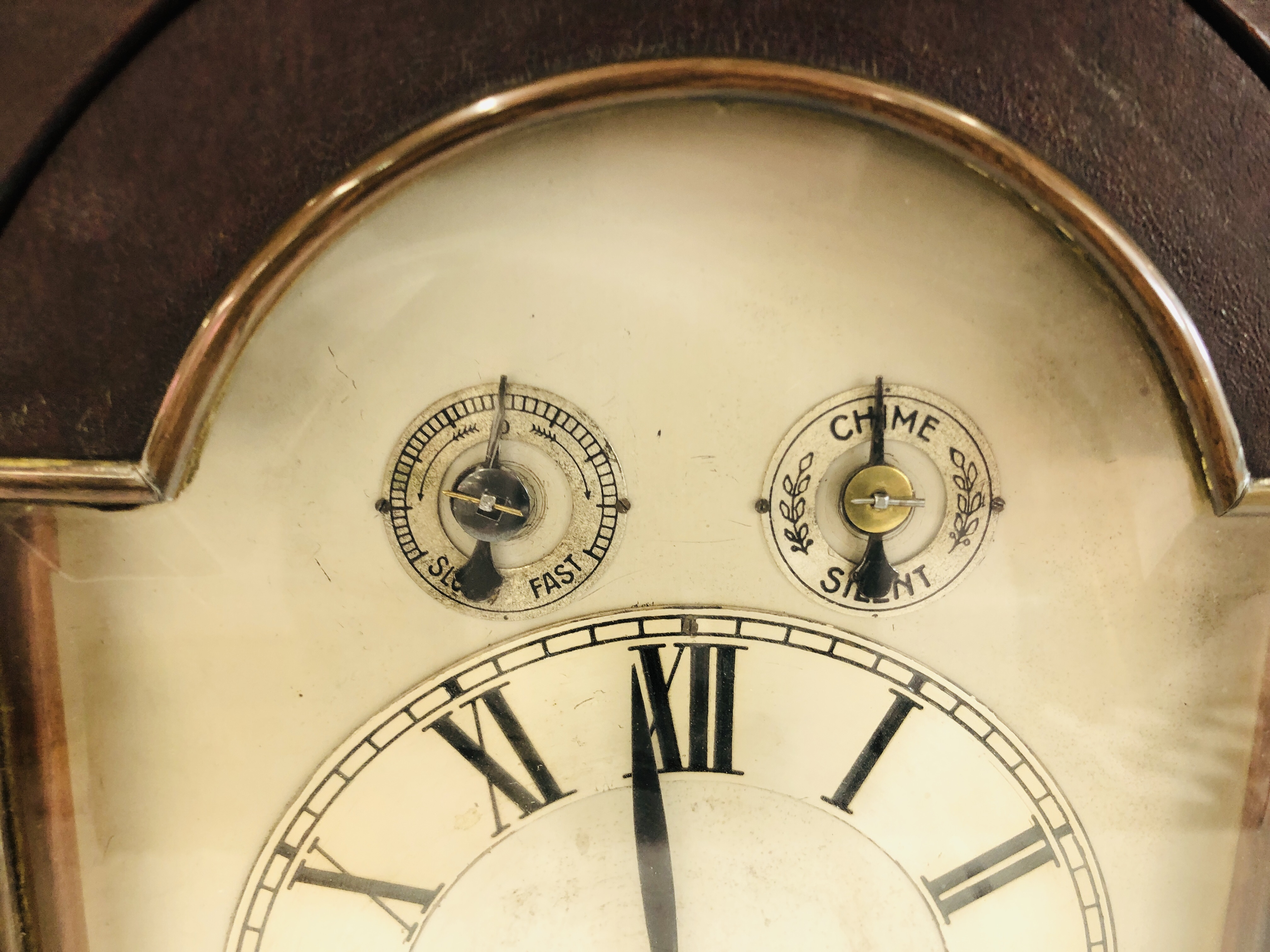 AN ANTIQUE WESTMINSTER CHIMING BRACKET CLOCK, - Image 3 of 9