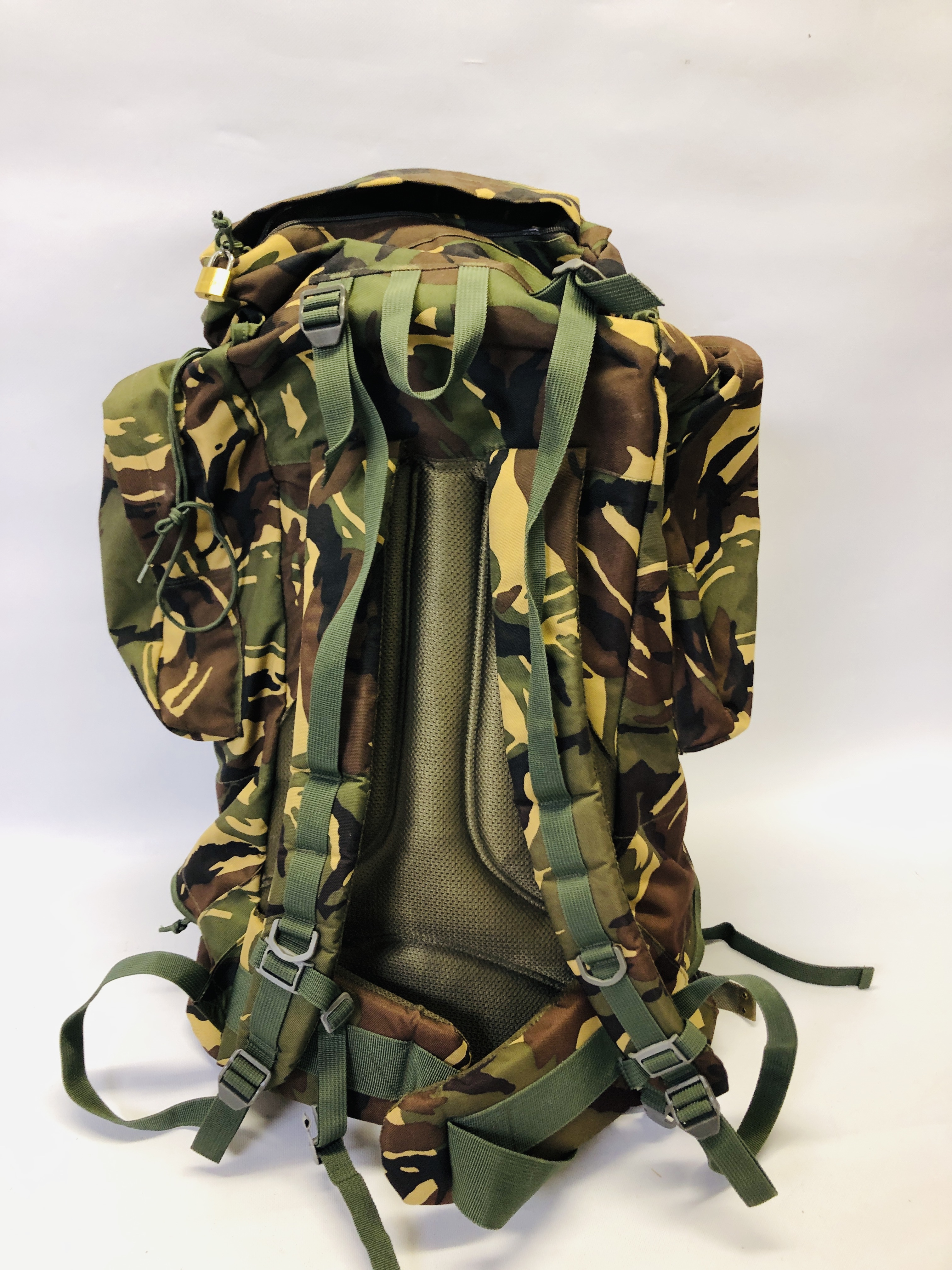 AIR JET SYSTEM TRACPAC 85 CAMO RUCKSACK & CONTENTS. - Image 5 of 10