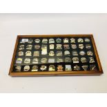 A CASED DANBURY MINT TITANIC BADGE COLLECTION