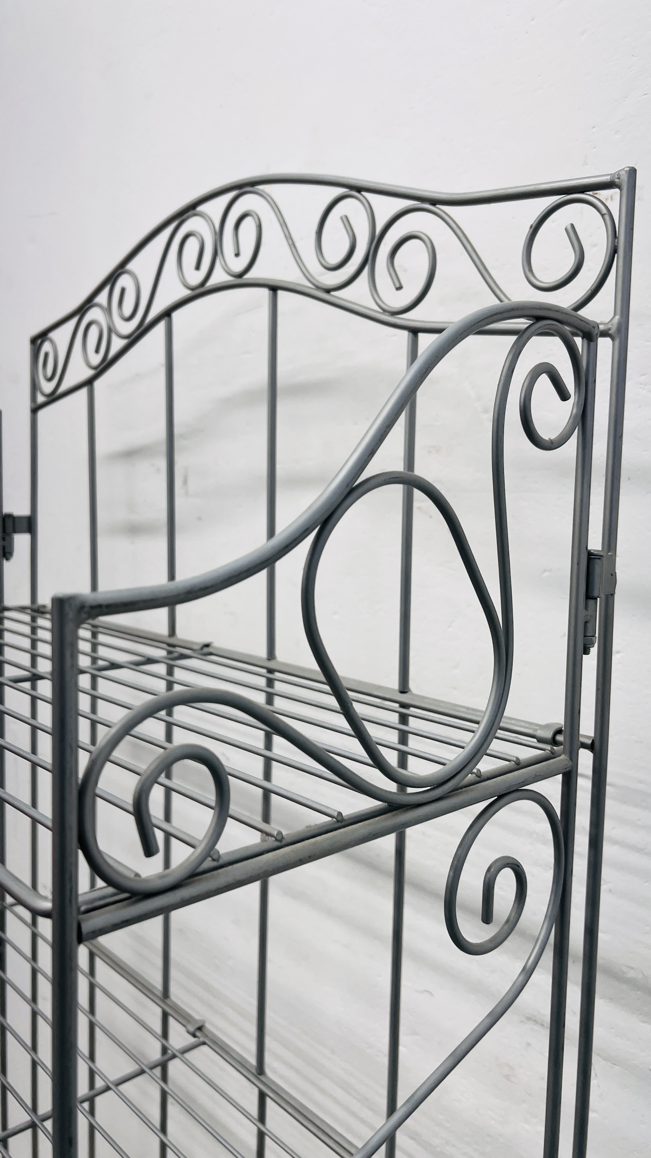 A MODERN METAL CRAFT 4 TIER STORAGE RACK. - Image 6 of 6