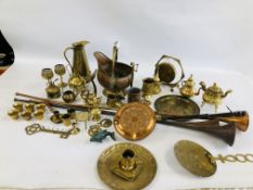 LARGE BOX CONTAINING A QUANTITY OF MIXED METALWARE TO INCLUDE COPPER HORNS, COAL SCUTTLE,