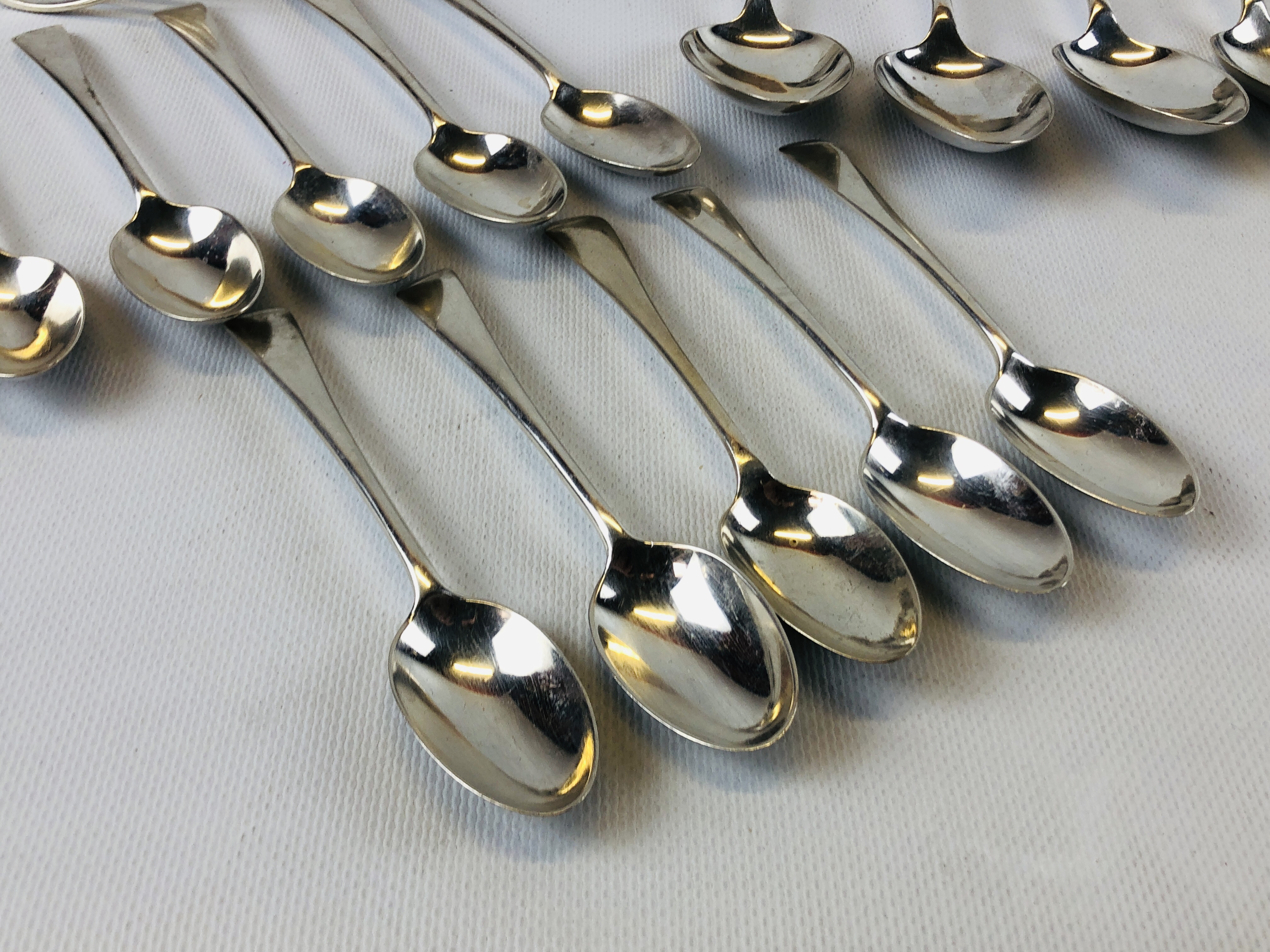 AN OLD ENGLISH PATTERN SILVER CANTEEN: 12 SERVING SPOONS, 12 DESSERT SPOONS, 12 TABLE FORKS, - Image 2 of 15