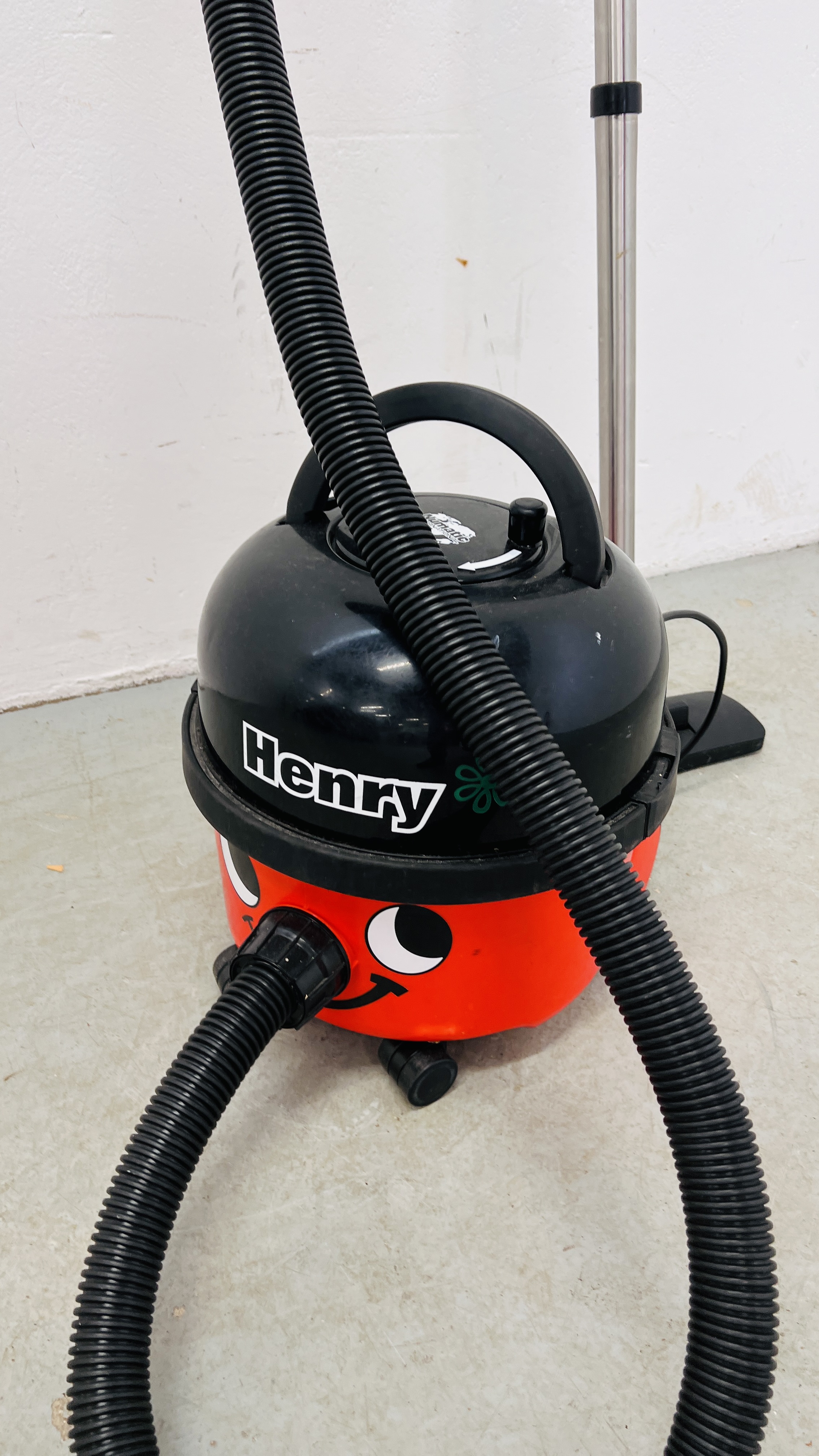 PNEUMATIC HENRY VACUUM CLEANER - SOLD AS SEEN. - Image 2 of 5
