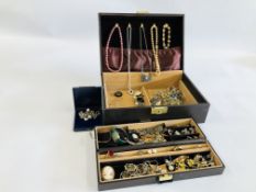 JEWELLERY BOX AND CONTENTS TO INCLUDE SILVER AND COSTUME JEWELLERY MARCASITE EXAMPLES ETC.