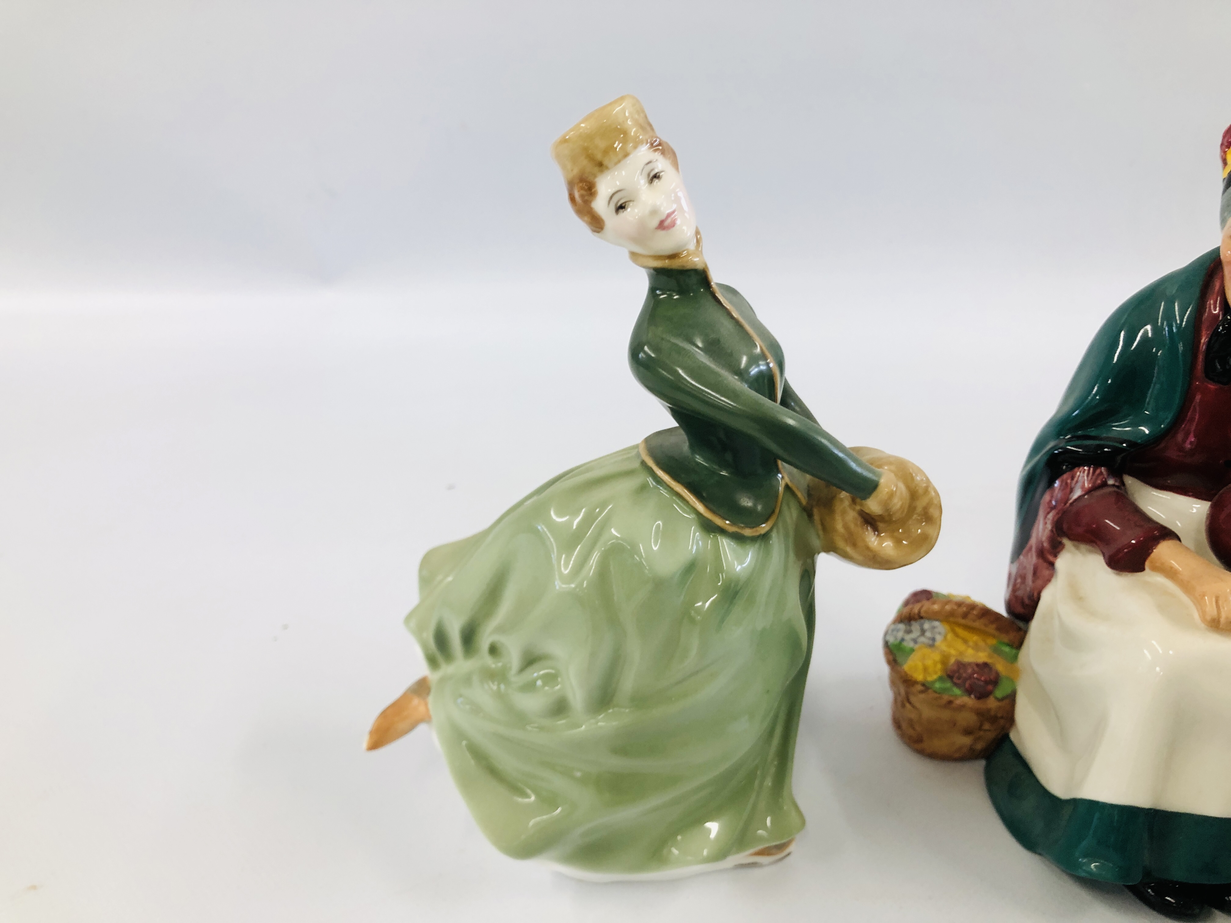 TWO ROYAL DOULTON FIGURINES TO INCLUDE GERALDINE HN 2348 AND GRACE HN 2318 ALONG WITH A ROYAL - Image 4 of 8