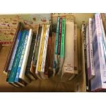 BOX OF BOOKS AND GUIDES RELATING TO YARMOUTH, BROADS AND AREA (APPROX 30).