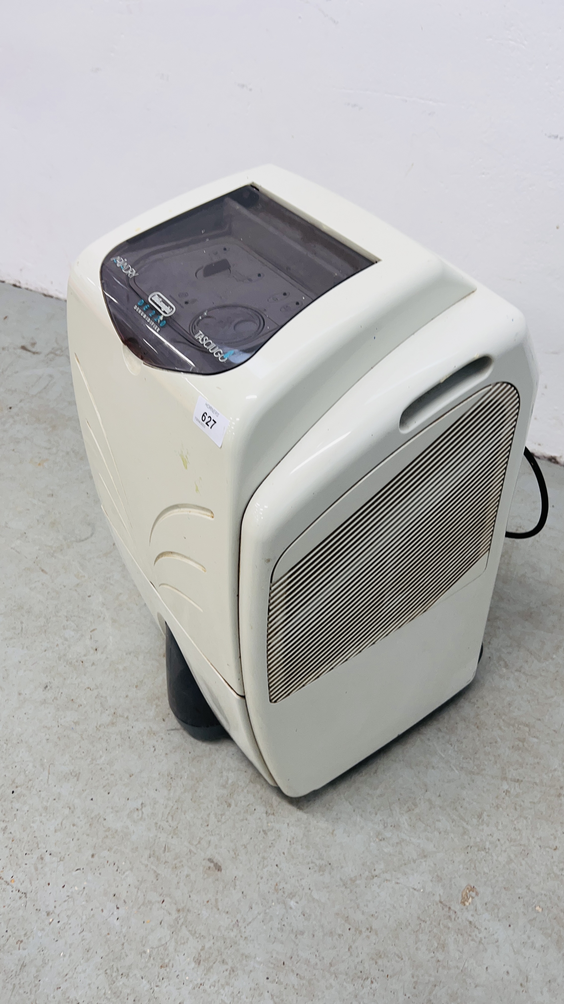 A DELONGHI DE220 DEHUMIDIFIER - SOLD AS SEEN. - Image 4 of 4