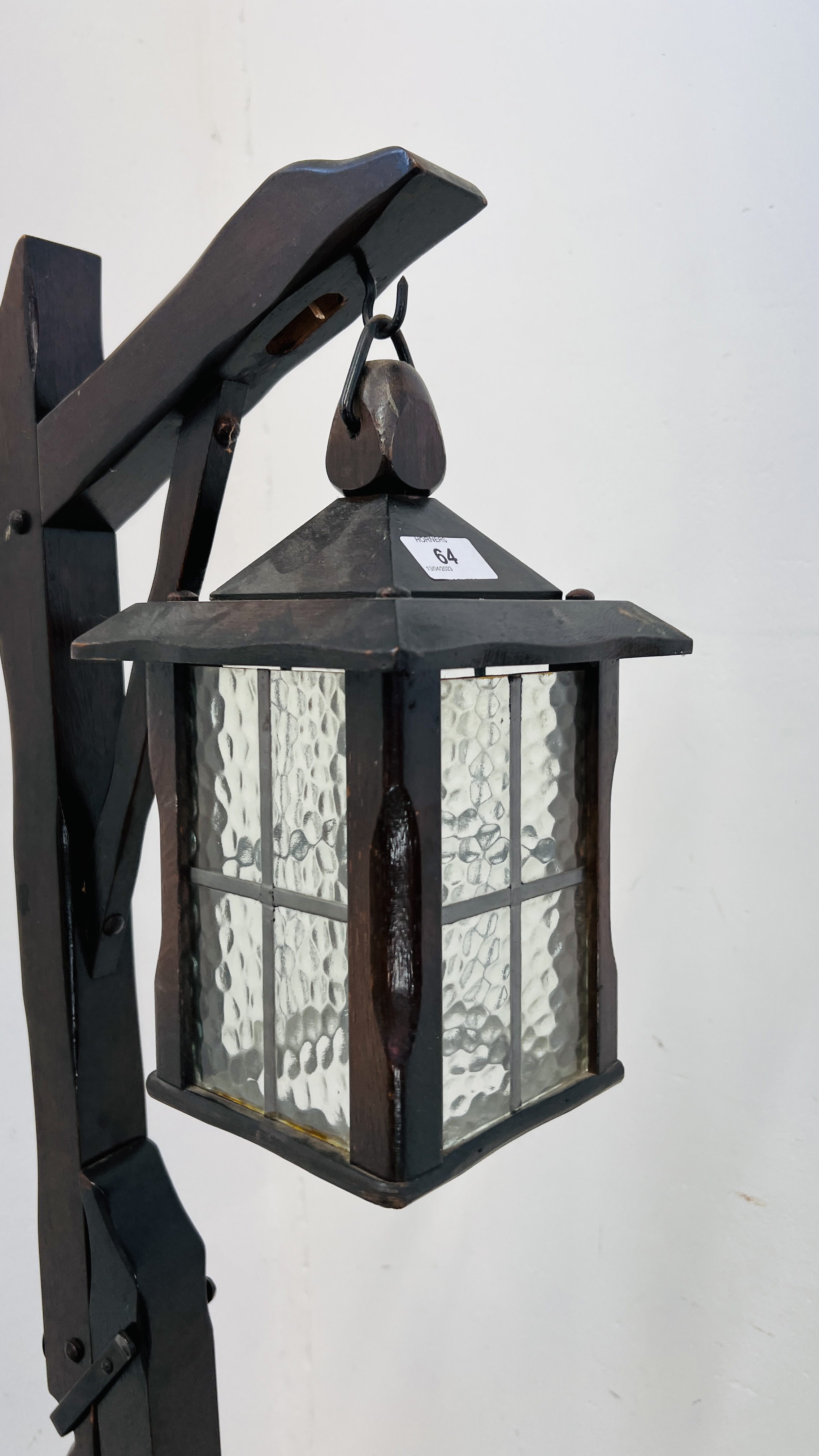 A VINTAGE ADJUSTABLE FLOOR STANDING LANTERN - WIRE REMOVED. - Image 2 of 7