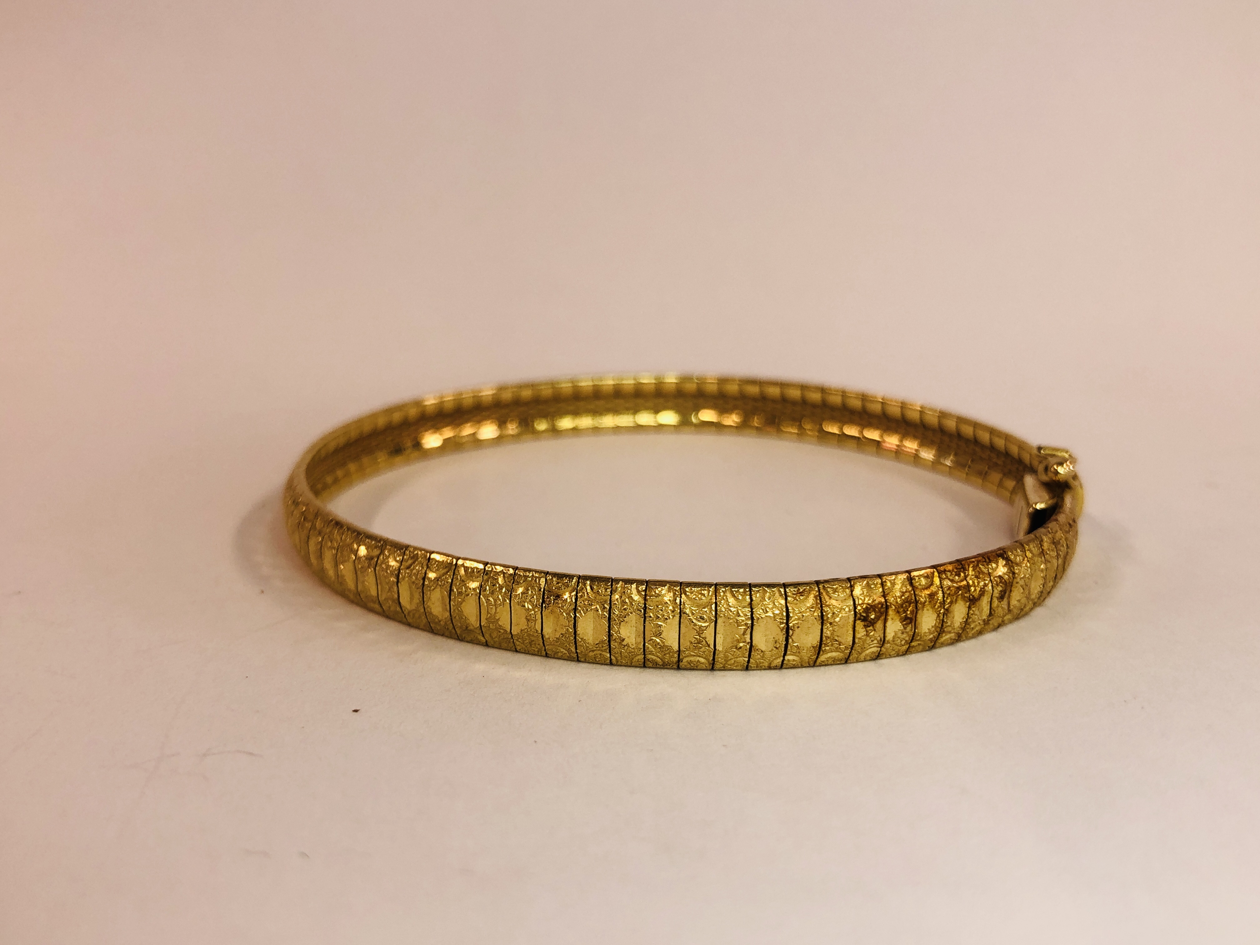 A FANCY ITALIAN BRACELET WITH SAFETY CATCH MARKED 14K L 18CM. - Image 4 of 9