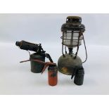 A VINTAGE TILLY STYLE LAMP, 2 OIL CANS AND VINTAGE BLOW TORCH.