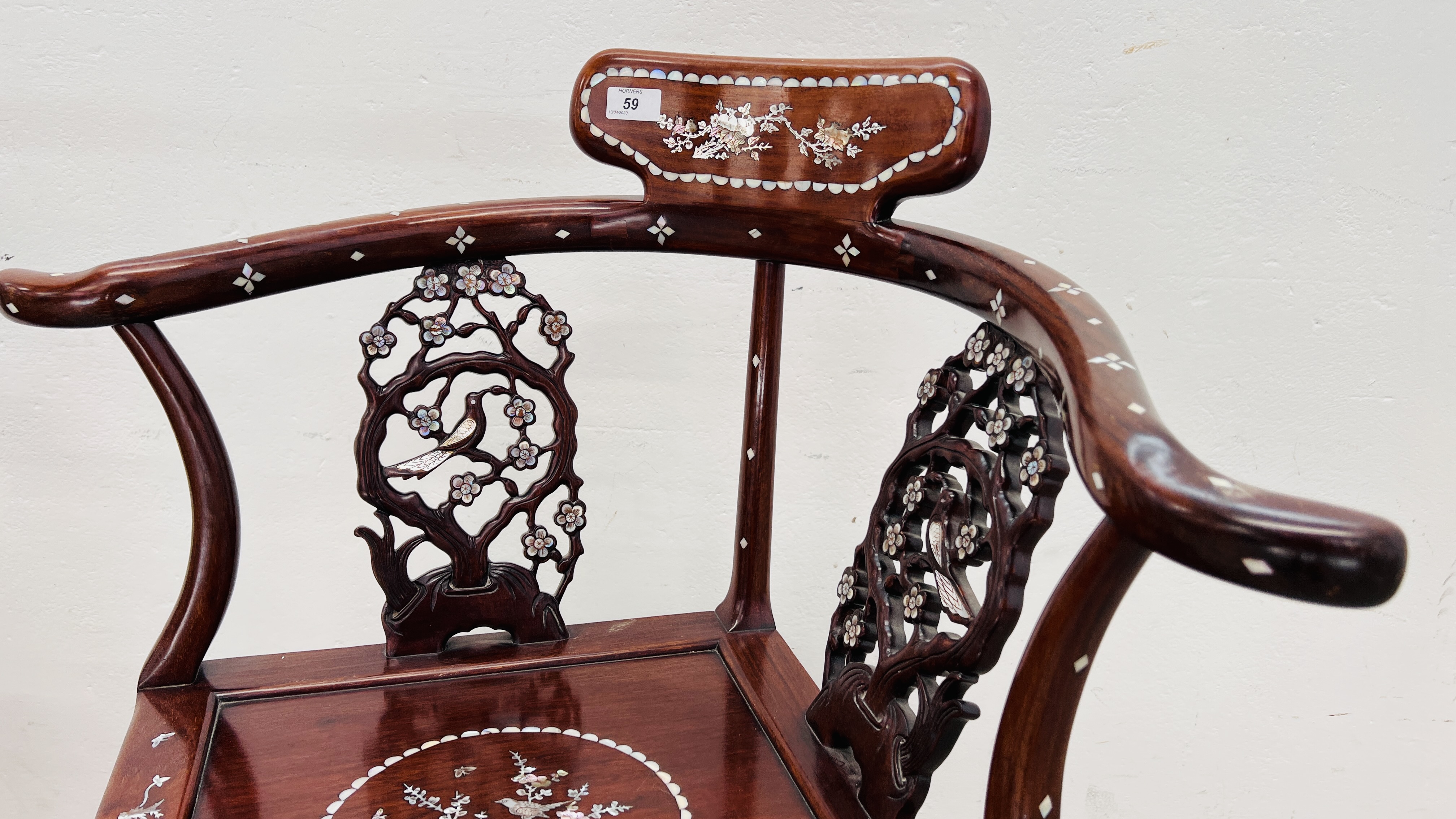 A PAIR OF ORIENTAL HARDWOOD AND MOTHER OF PEARL INLAID CORNER CHAIRS. - Image 3 of 14