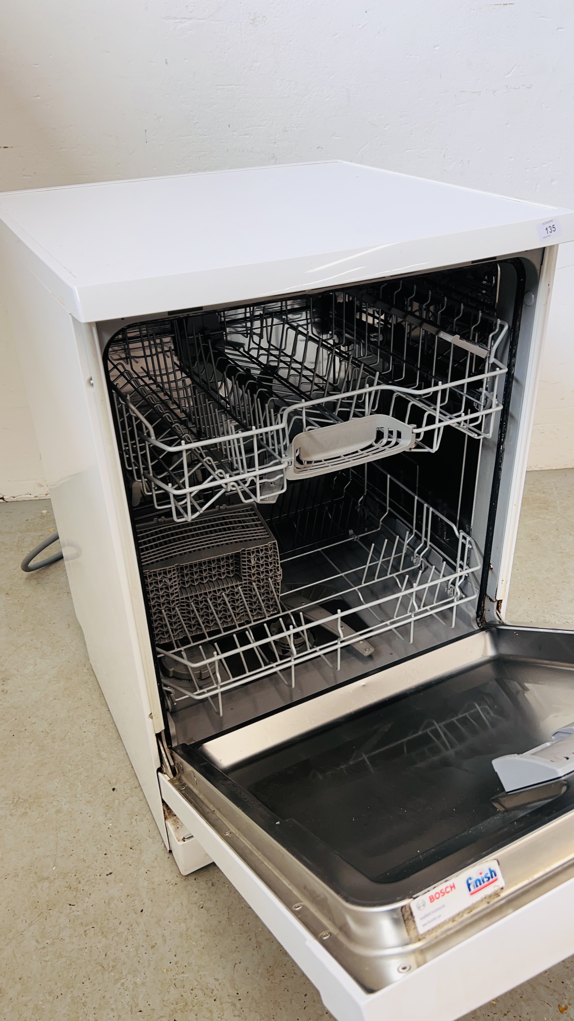A BOSCH DISHWASHER - SOLD AS SEEN. - Image 6 of 9