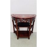 AN ORIENTAL HARDWOOD AND MOTHER OF PEARL INLAID SIDE TABLE WITH SHELF BELOW.