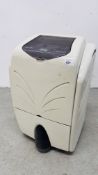 A DELONGHI DE220 DEHUMIDIFIER - SOLD AS SEEN.