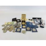A COLLECTION OF ASSORTED COINAGE TO INCLUDE COMMEMORATIVE AND SILVER EXAMPLES, ONE POUND BANK NOTE,