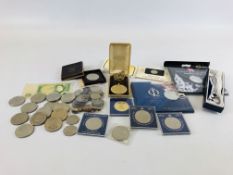 A COLLECTION OF ASSORTED COINAGE TO INCLUDE COMMEMORATIVE AND SILVER EXAMPLES, ONE POUND BANK NOTE,