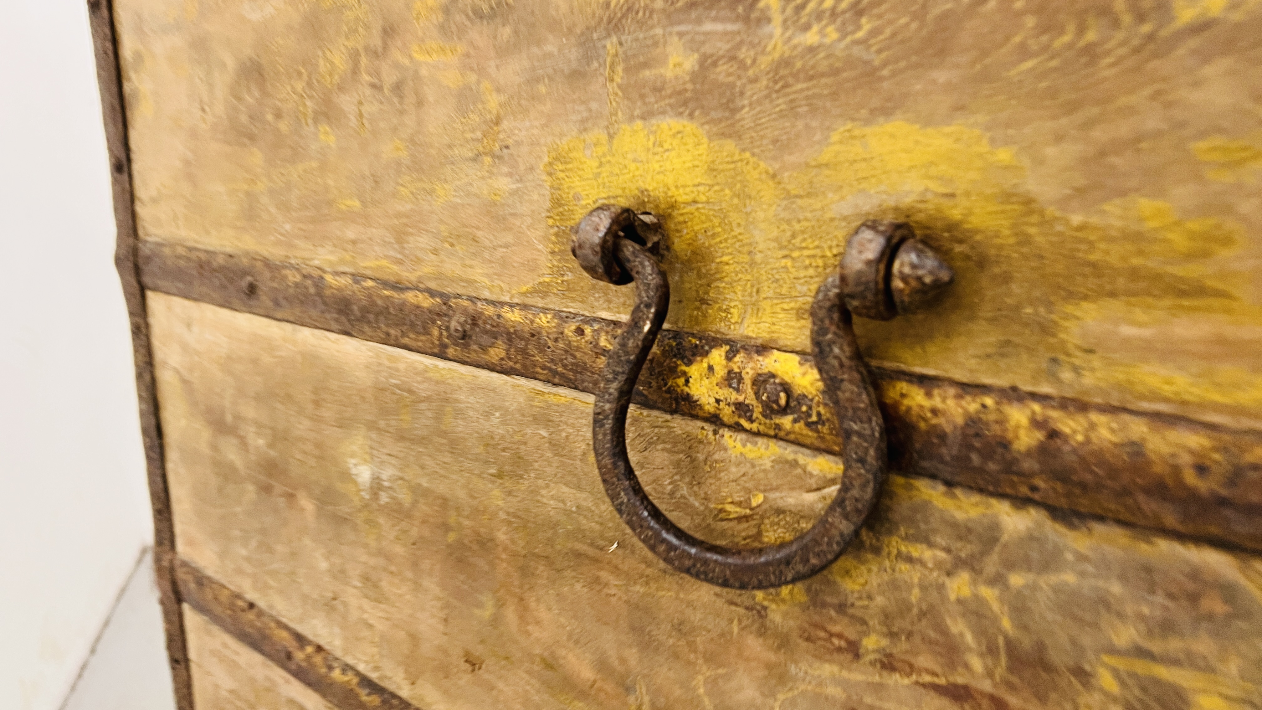 AN EXTREMELY LARGE RAJASTHANI 19th CENTURY DOWRY CHEST - 158CM W X 81CM D X 123CM H. - Image 11 of 30